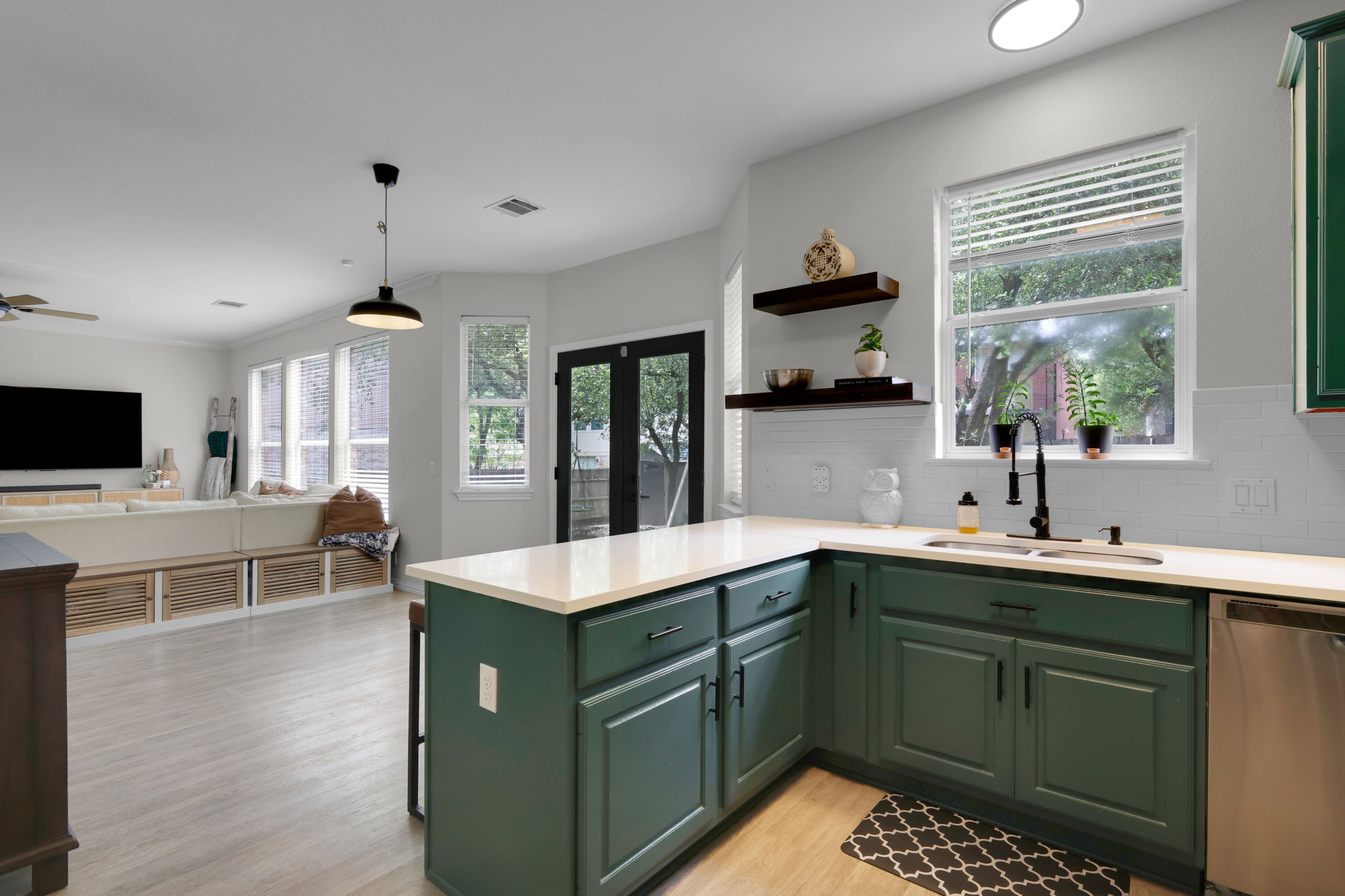 main property photo 11