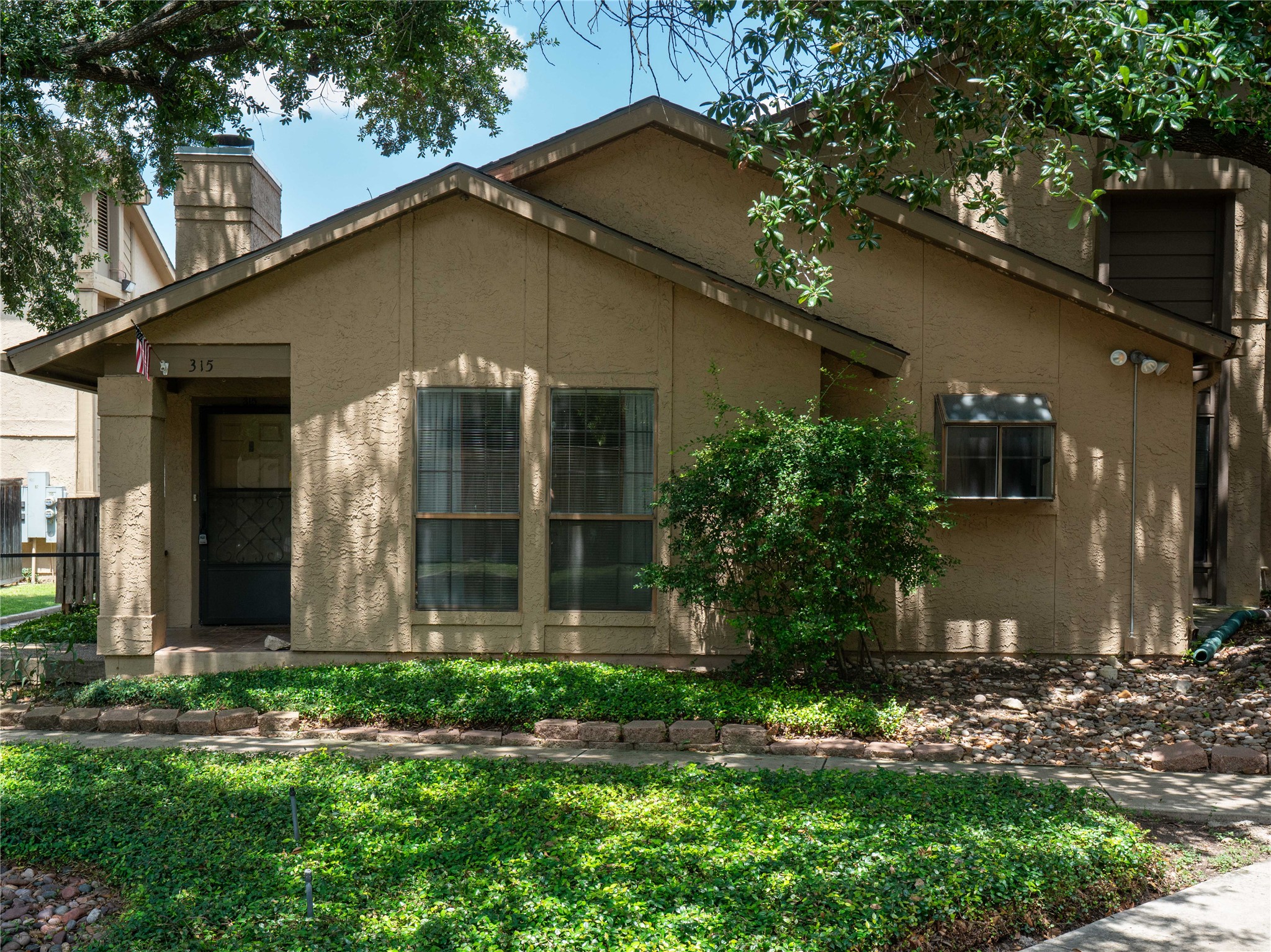 main property photo 13