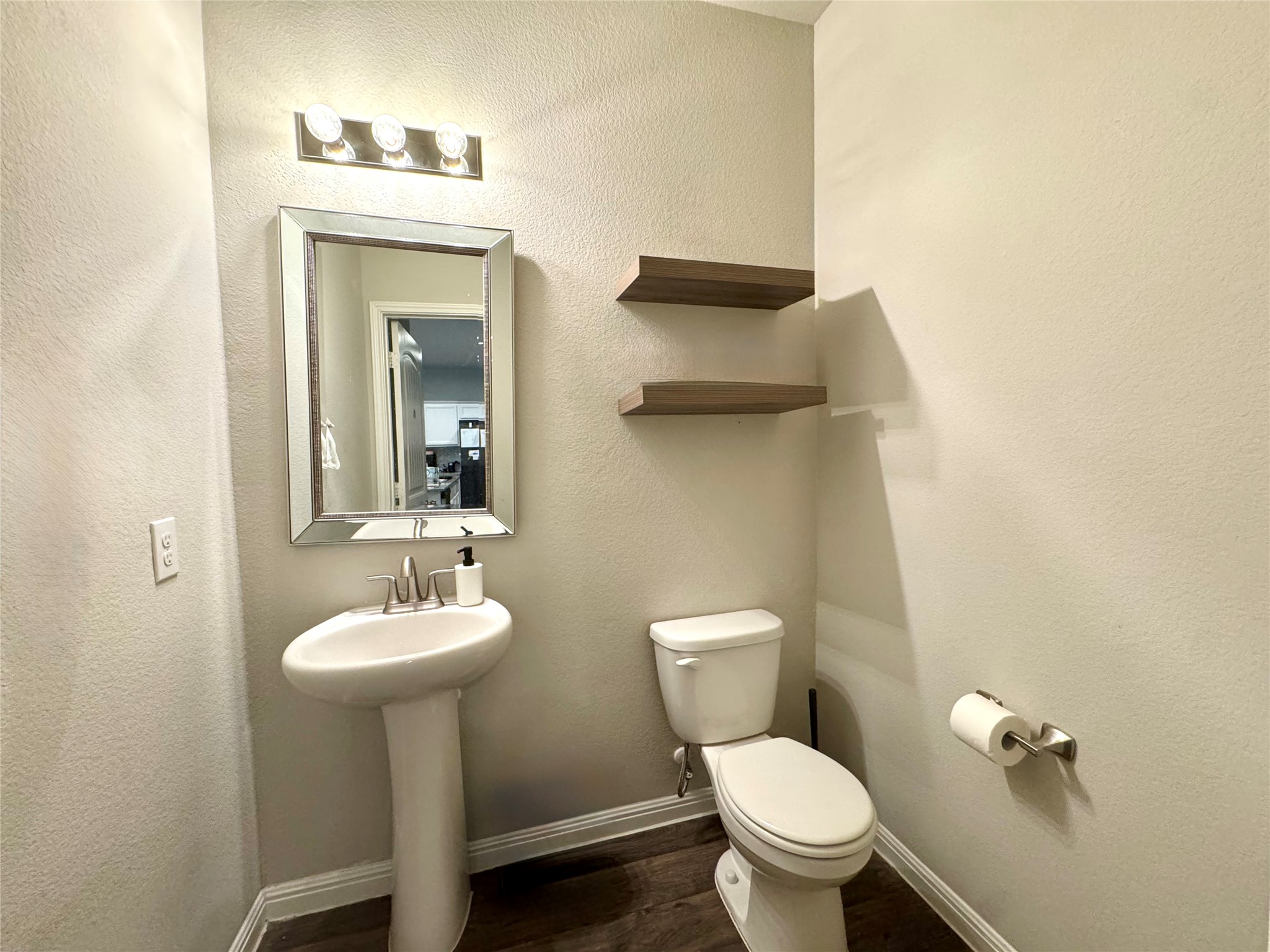 main property photo 14