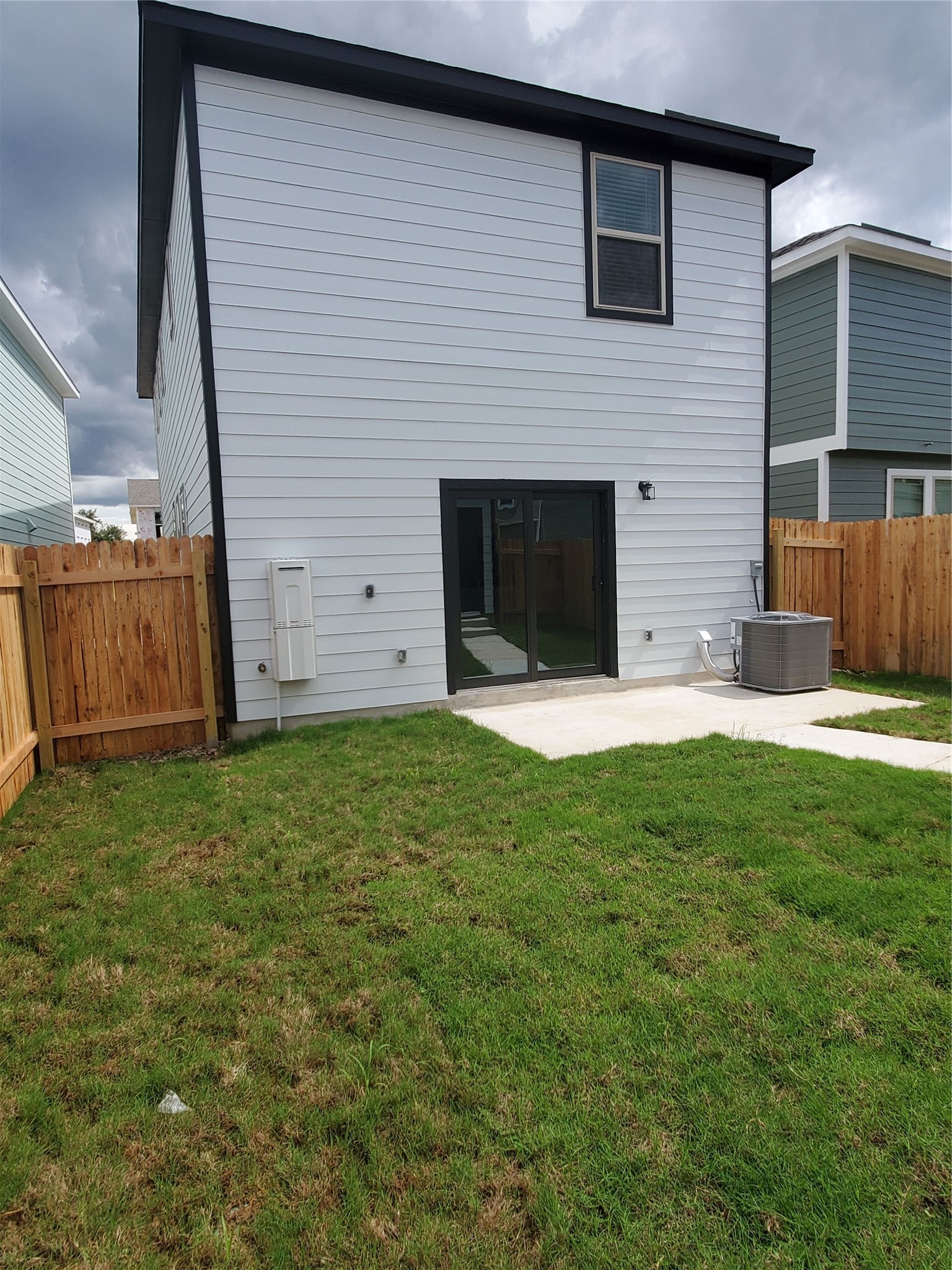 main property photo 13