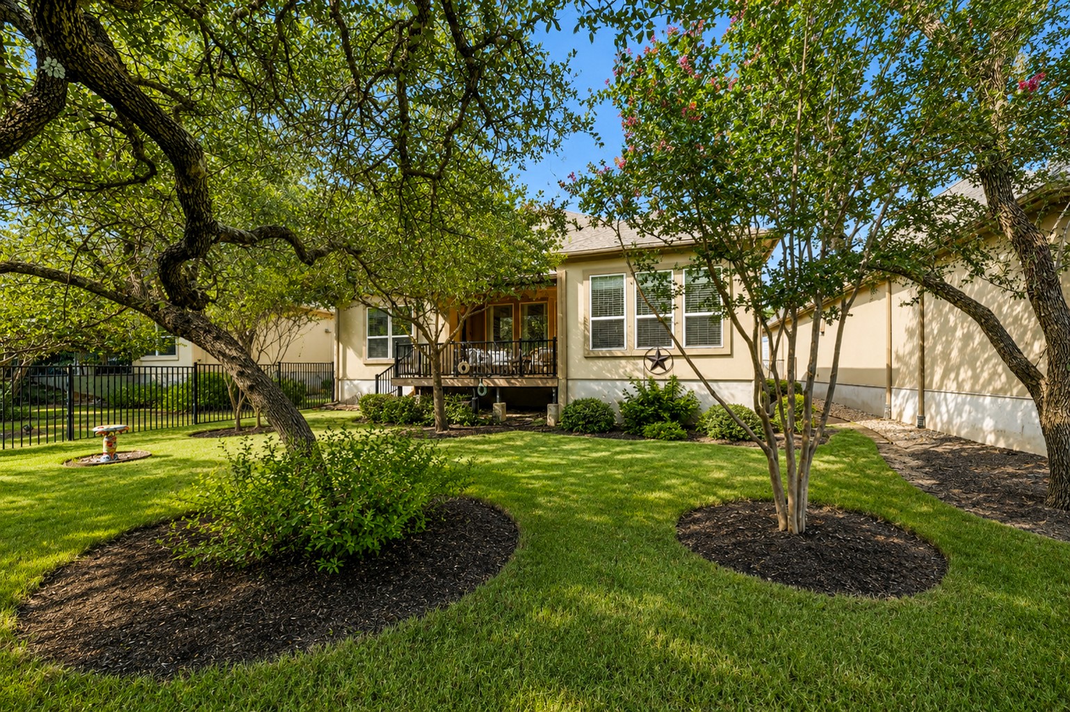 main property photo 28