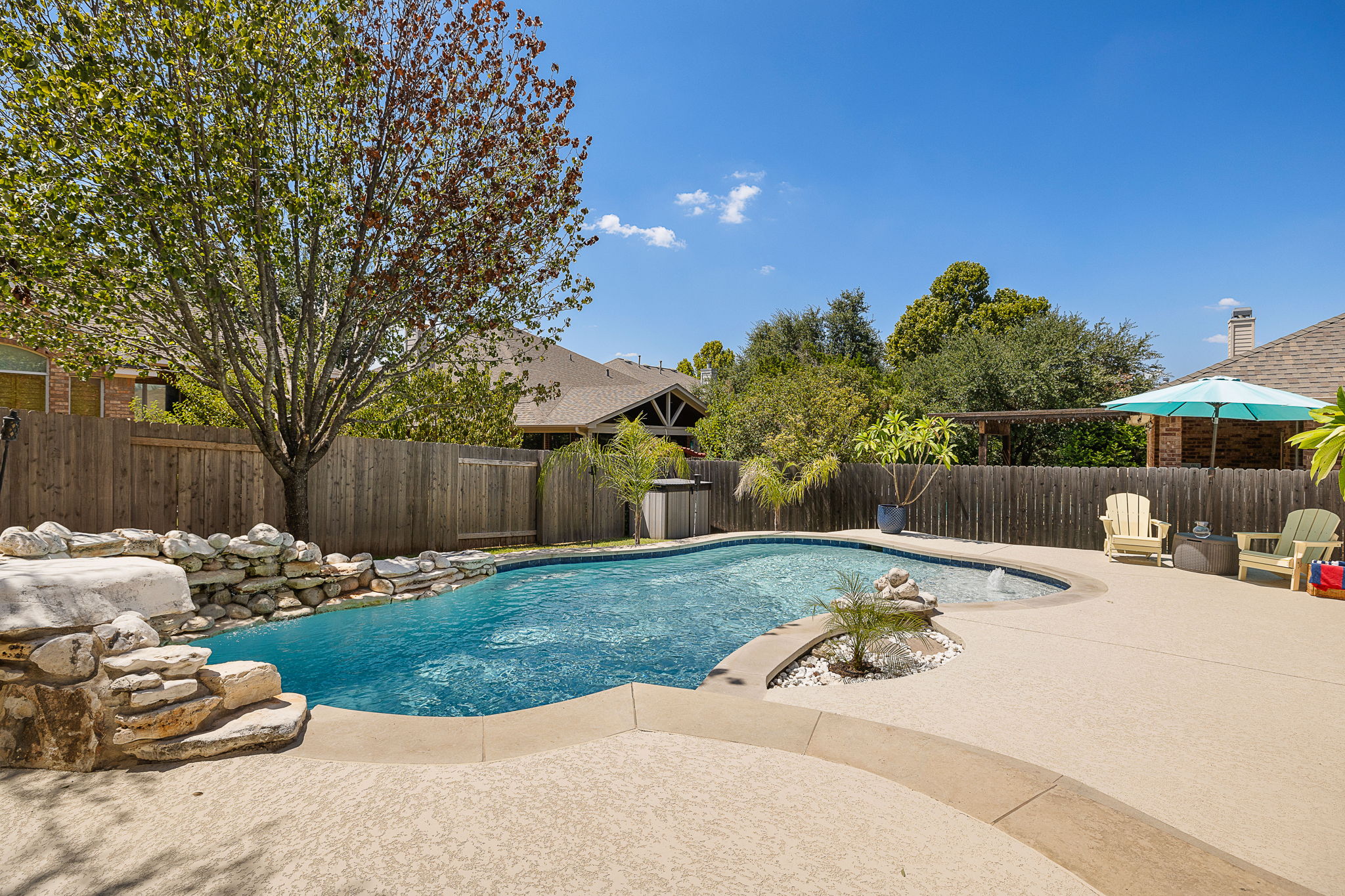 main property photo 37
