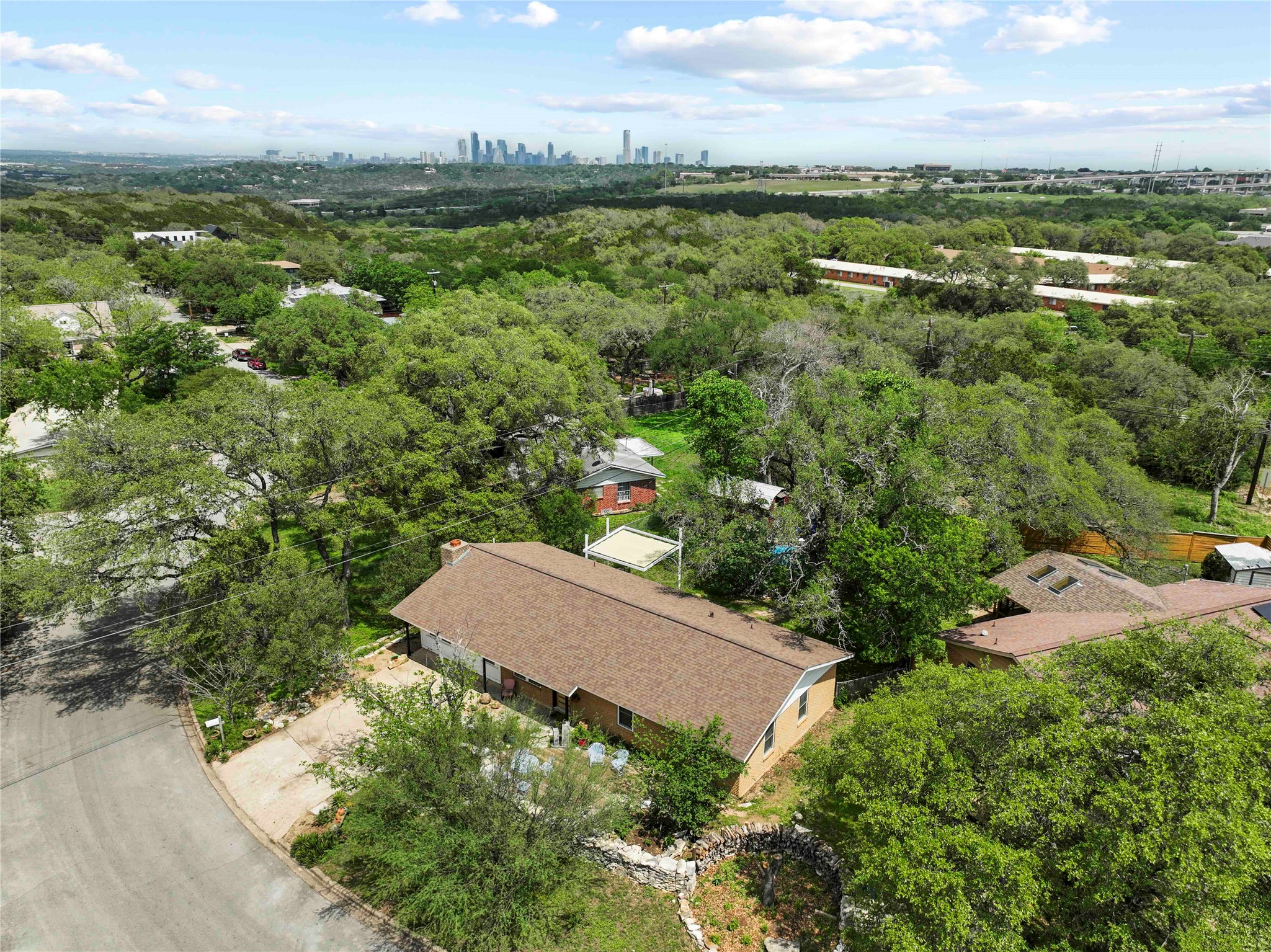 main property photo 28