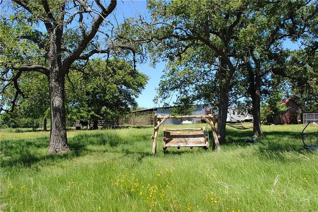 main property photo 10