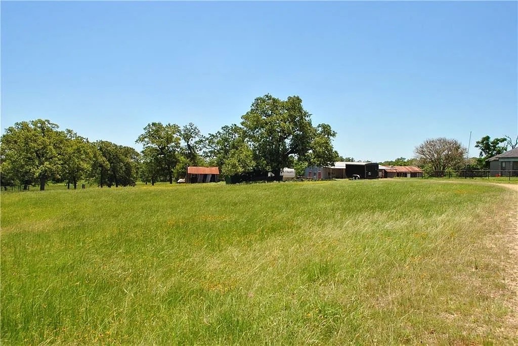 main property photo 9