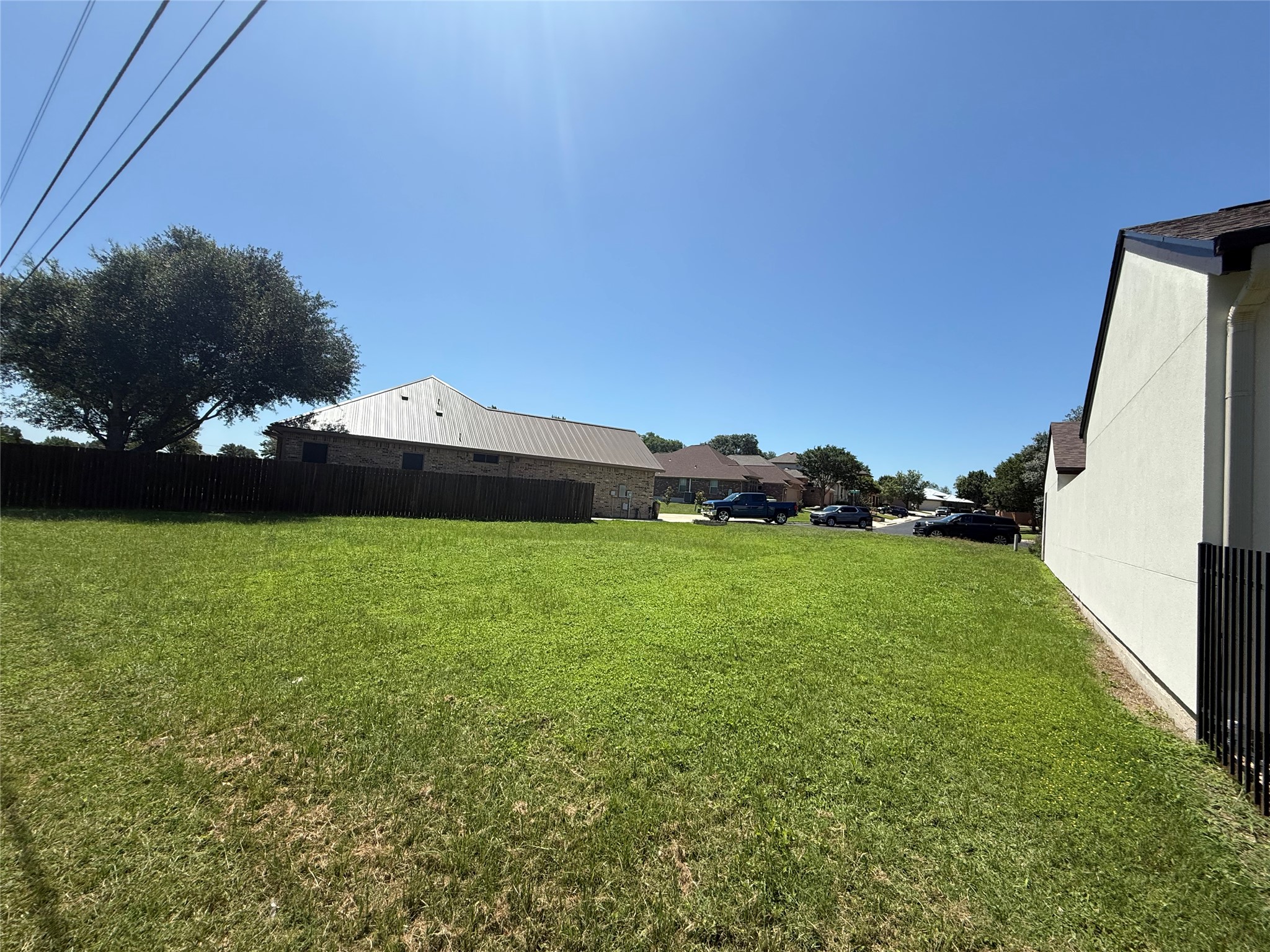 main property photo 8