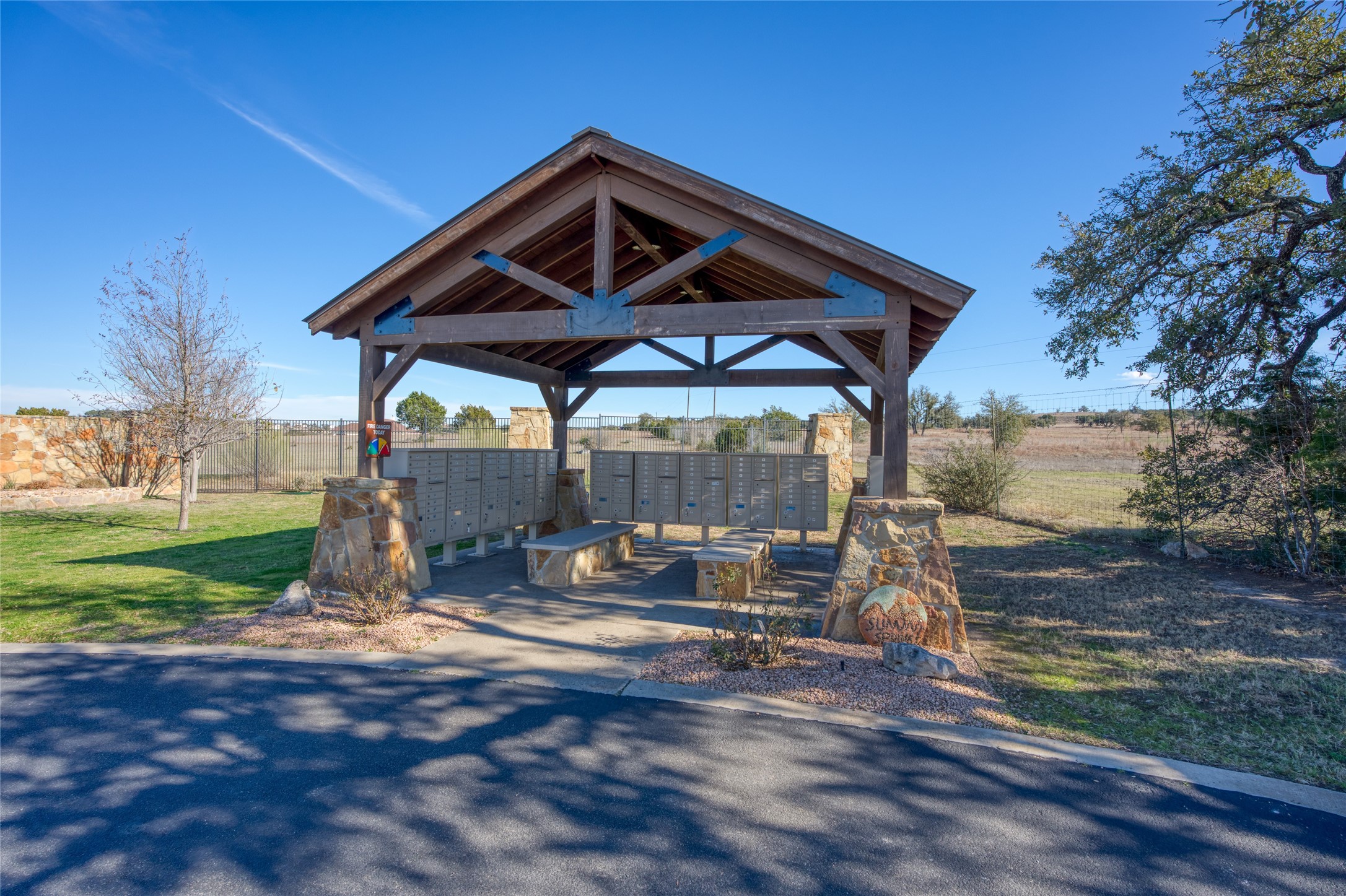 main property photo 23