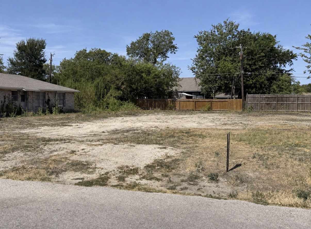 main property photo 6