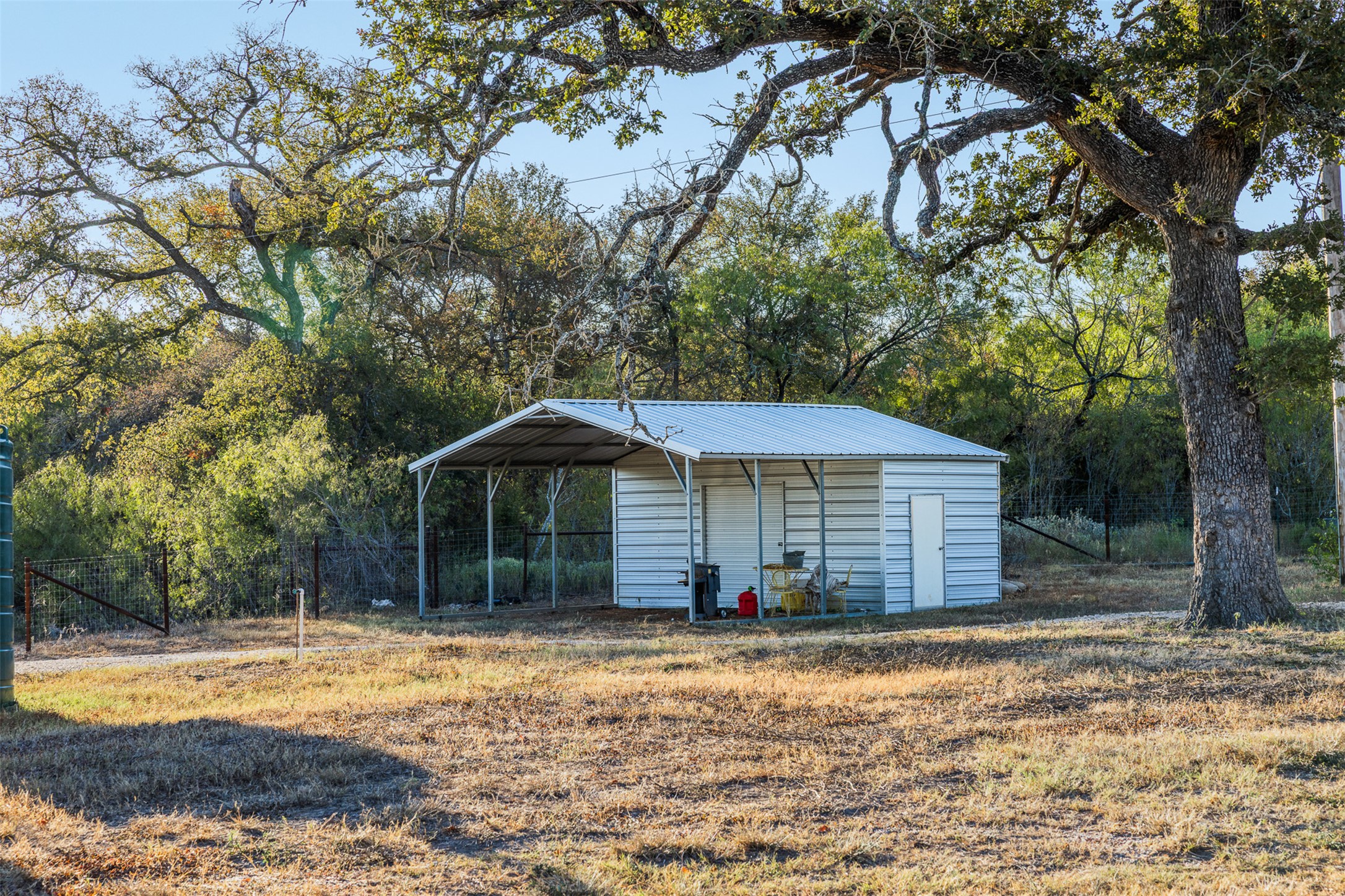 main property photo 13