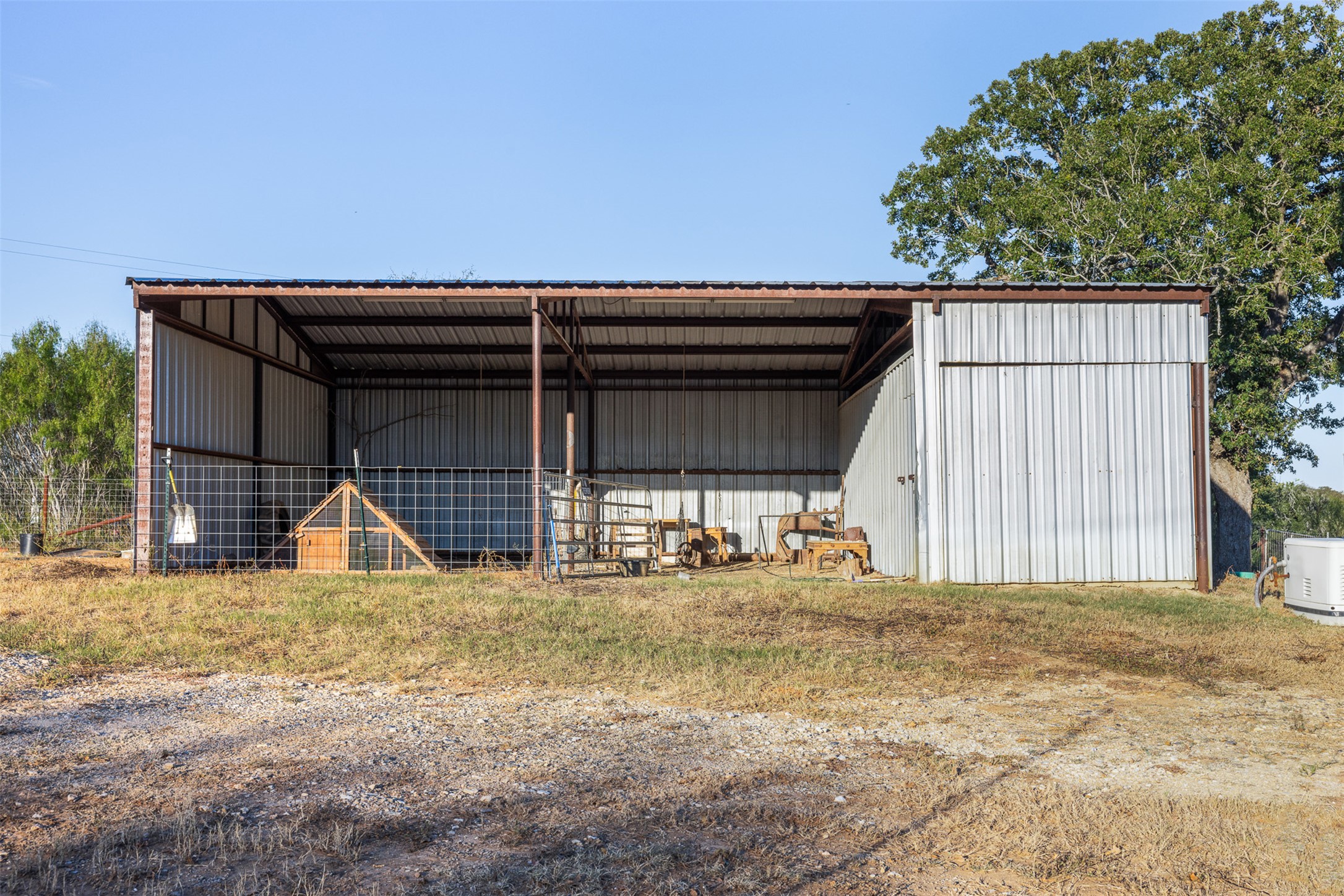 main property photo 14
