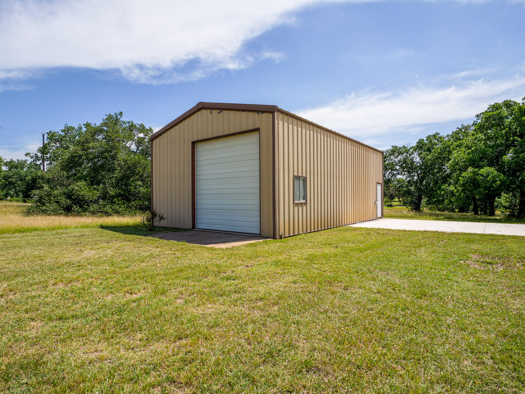 main property photo 10