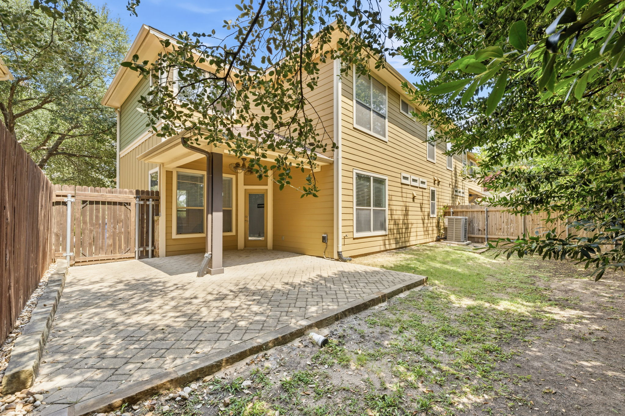 main property photo 23