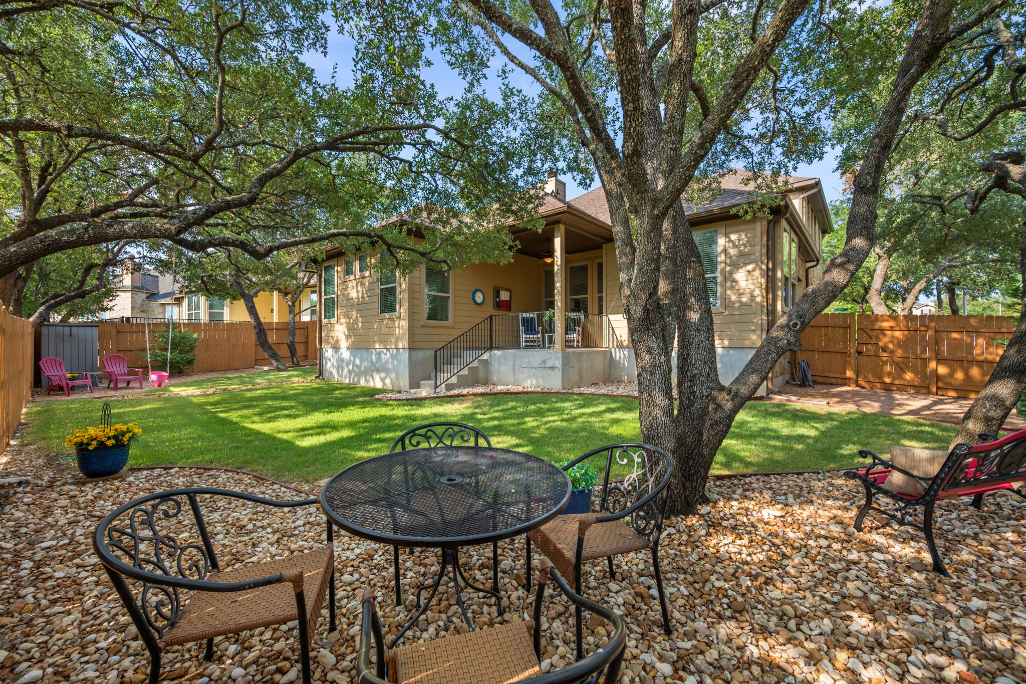 main property photo 28