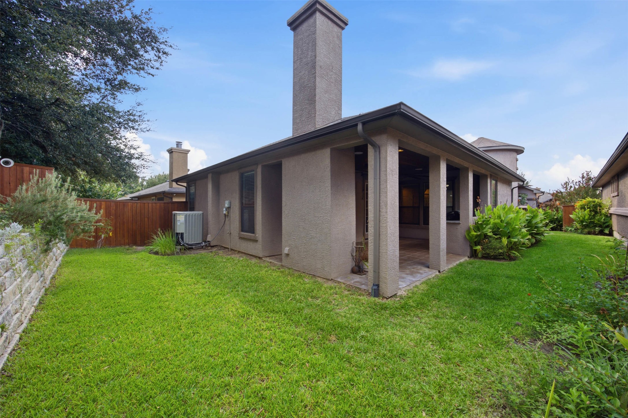 main property photo 32