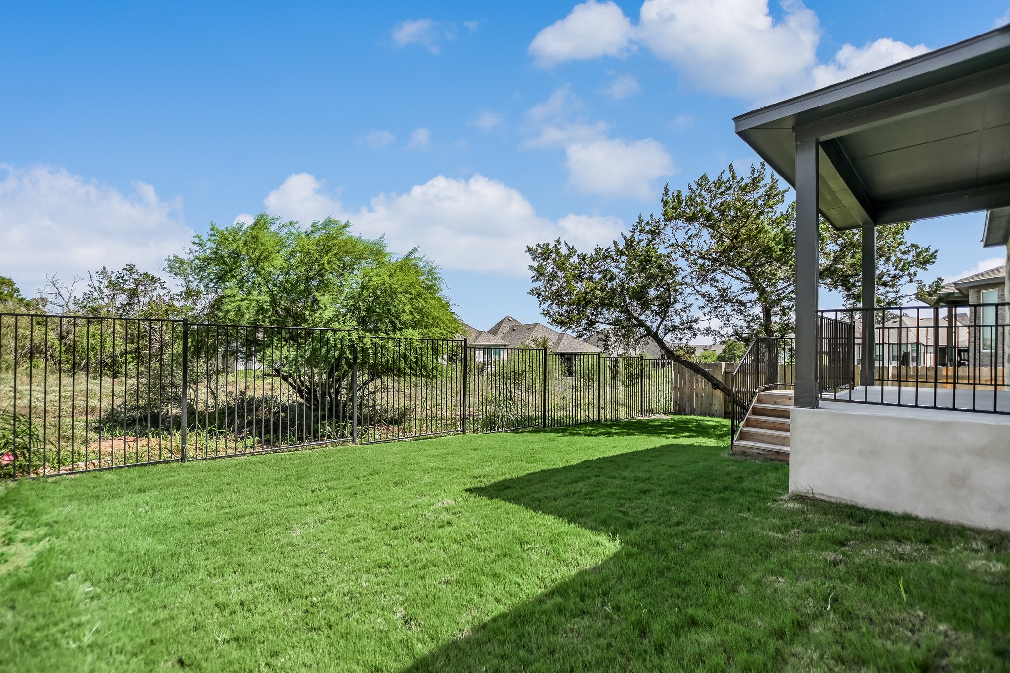 main property photo 30