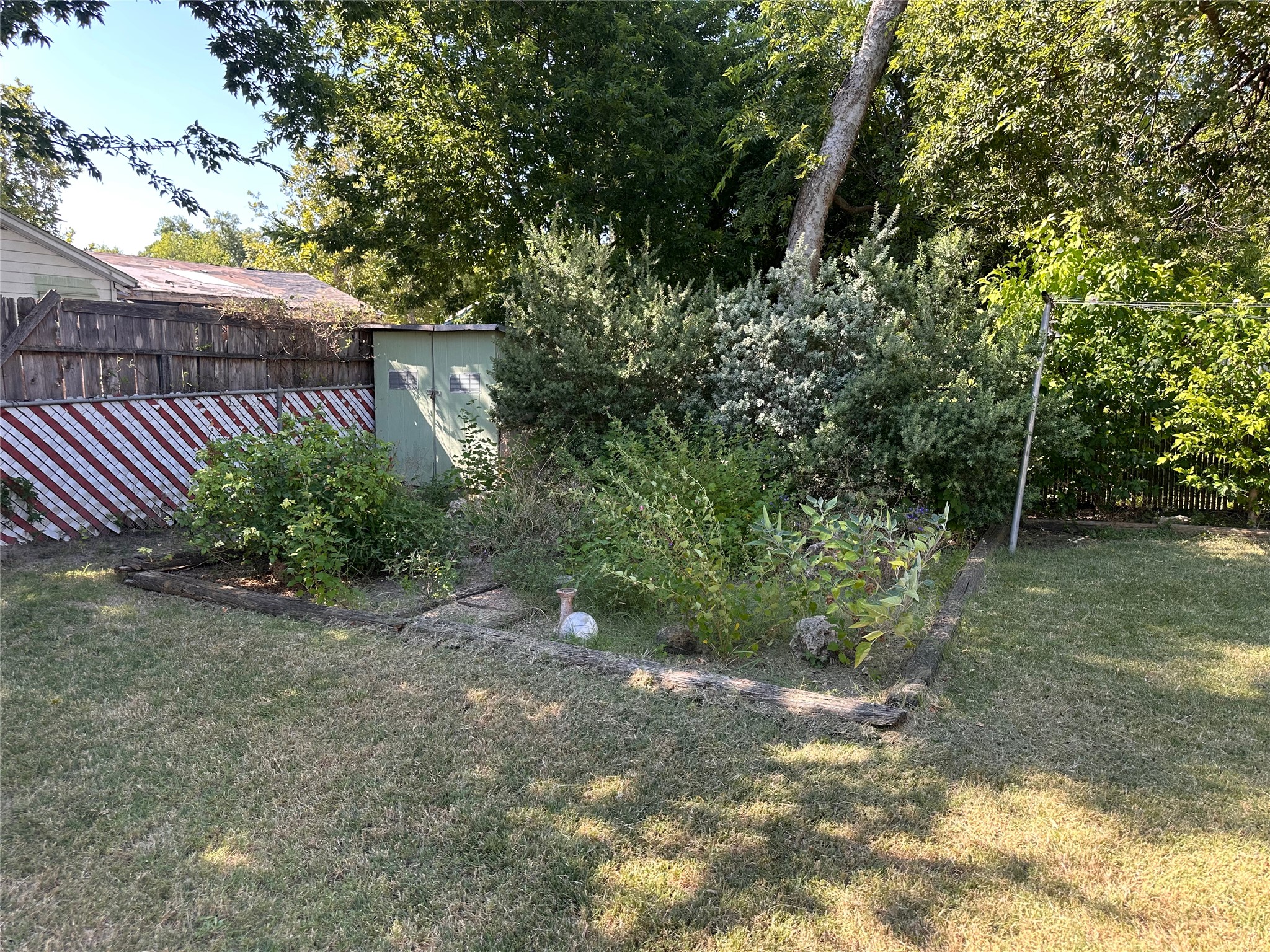 main property photo 39