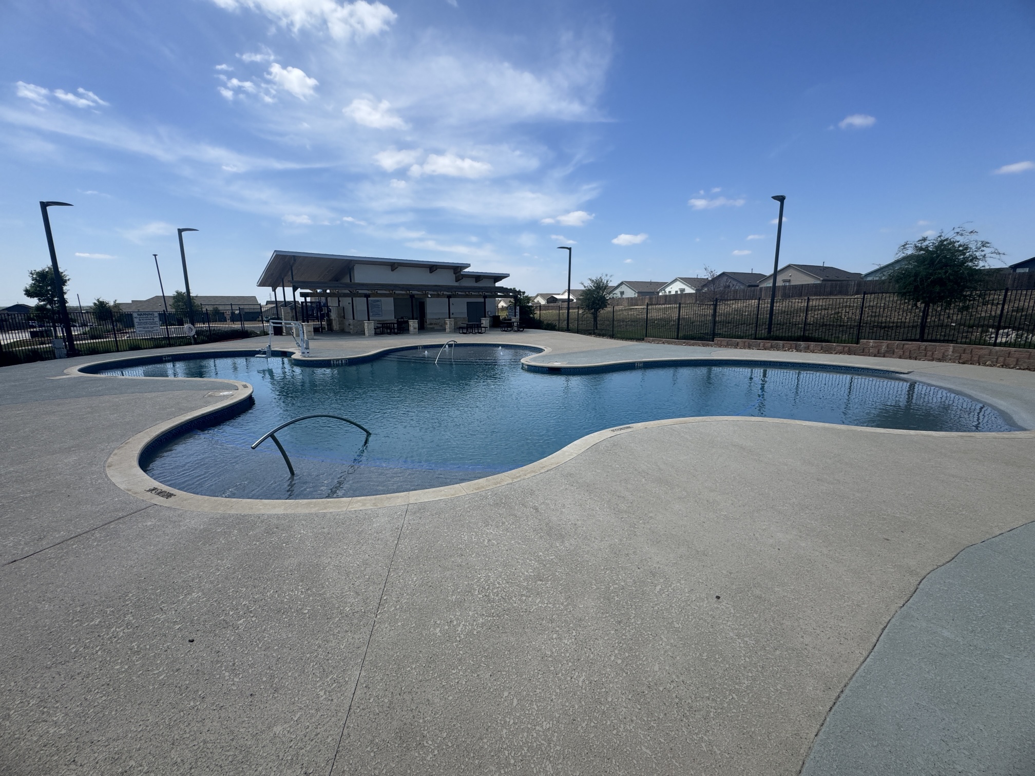 main property photo 25