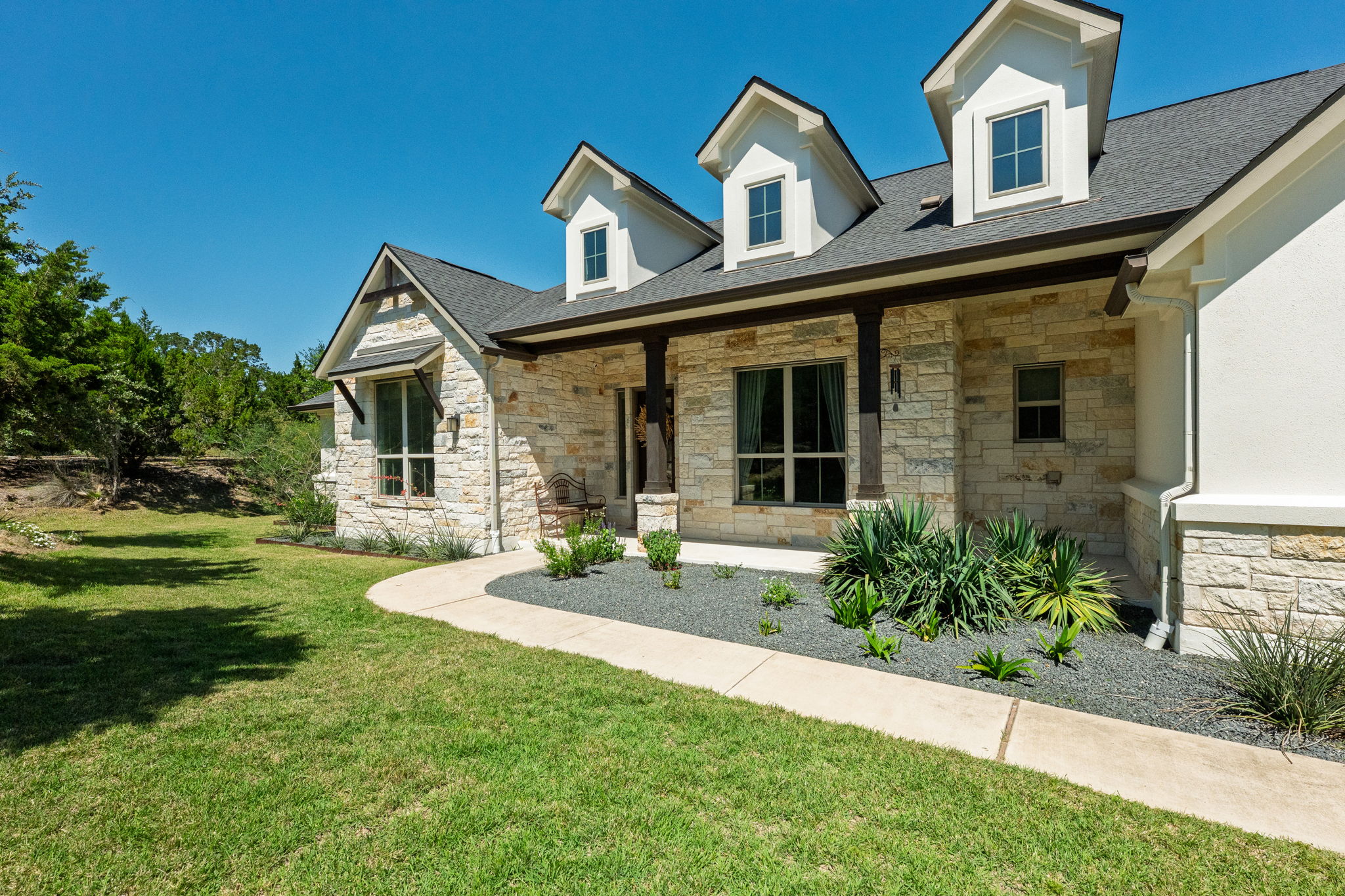 main property photo 3