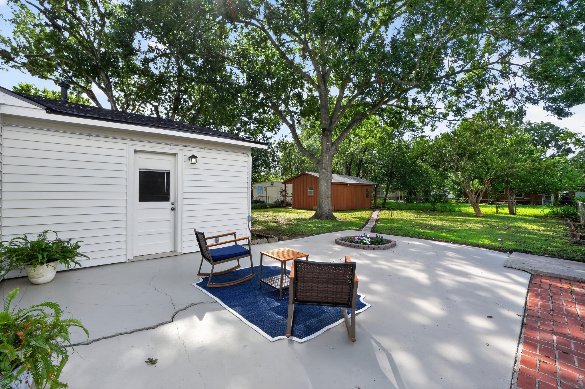 main property photo 23