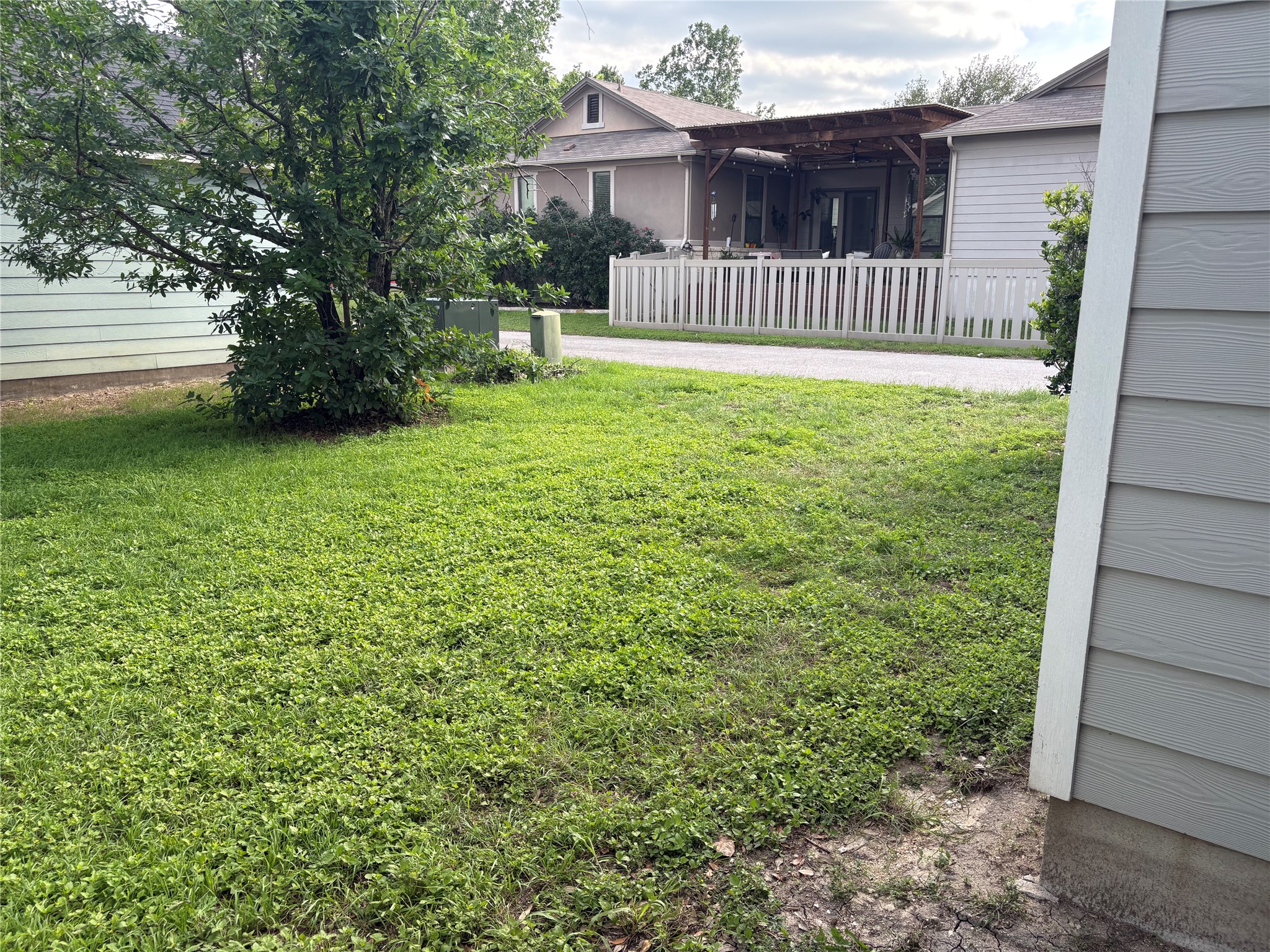 main property photo 31