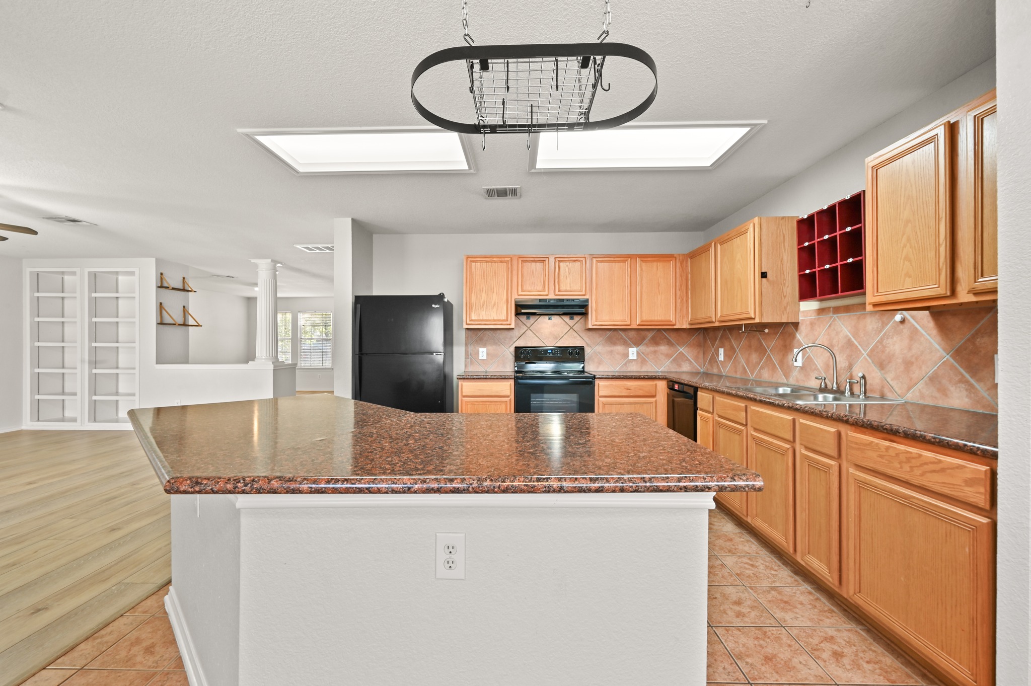 main property photo 16