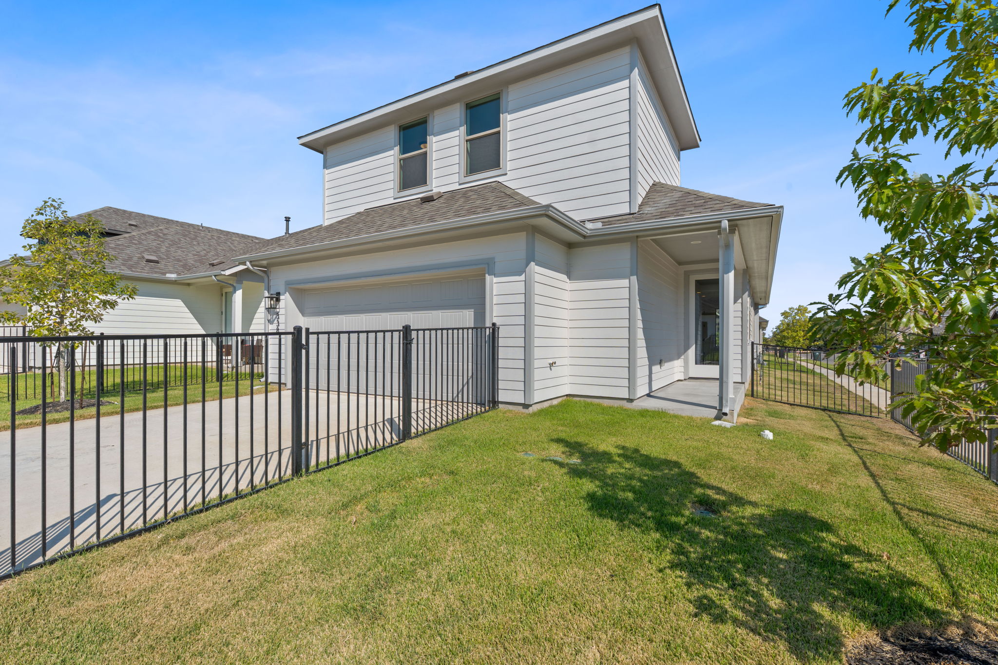 main property photo 23