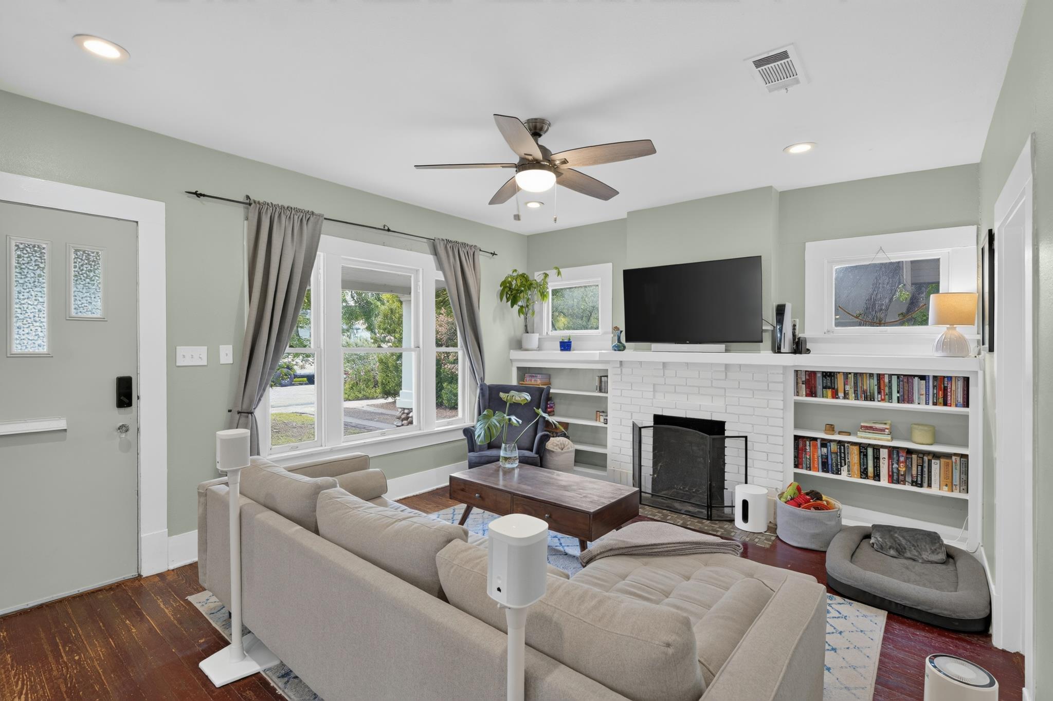 main property photo 16
