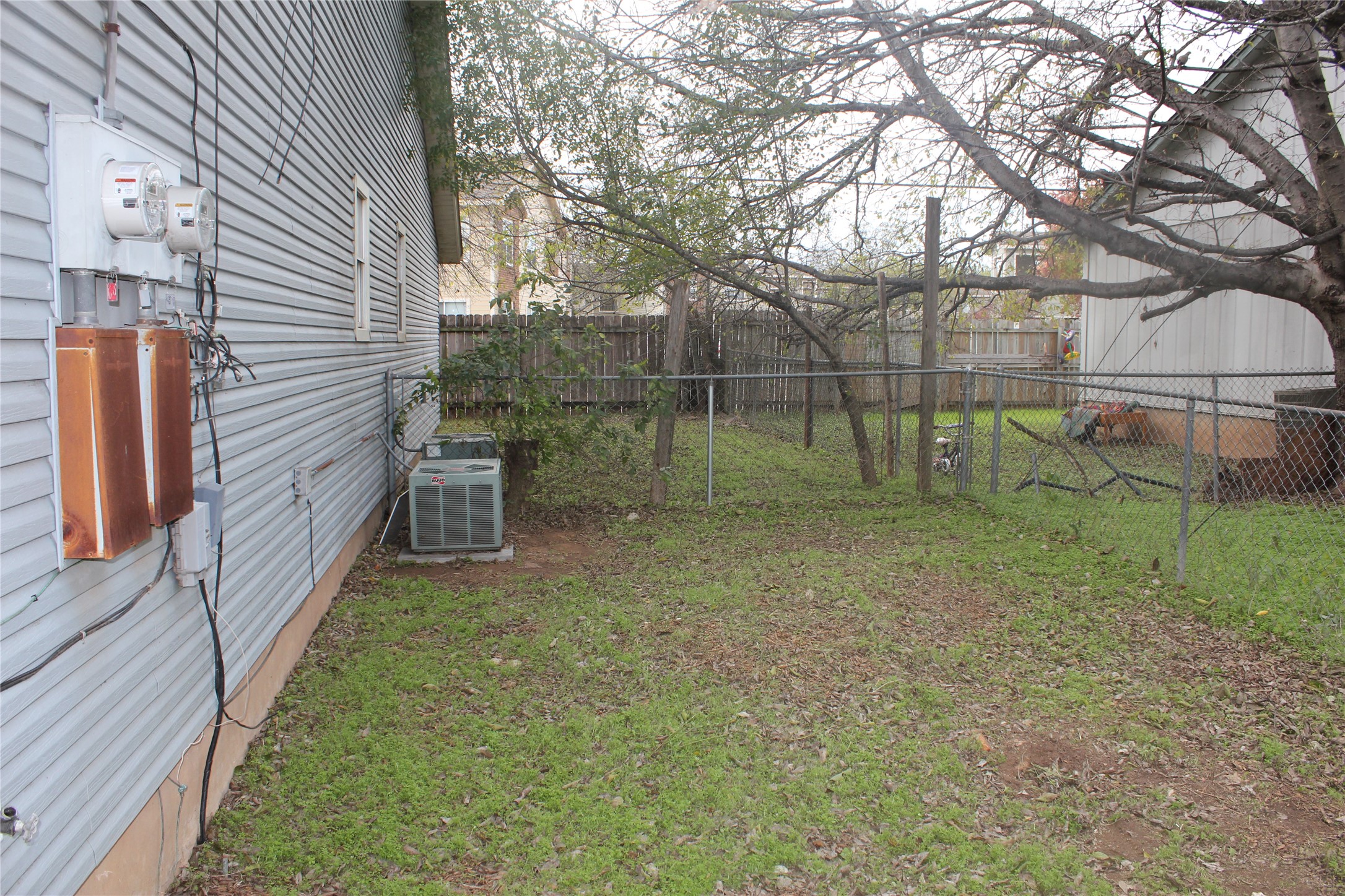 main property photo 14