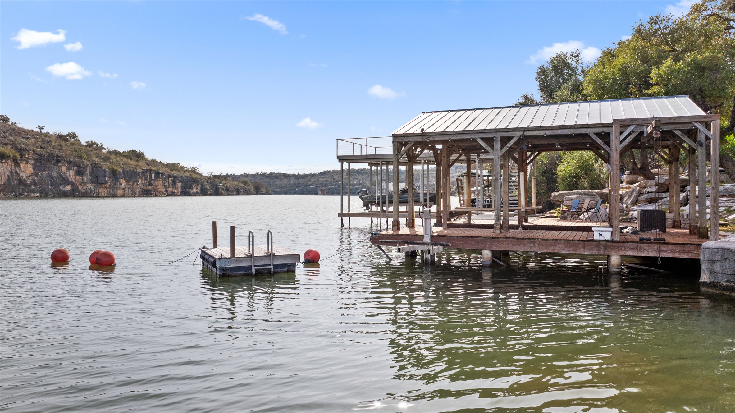 main property photo 11