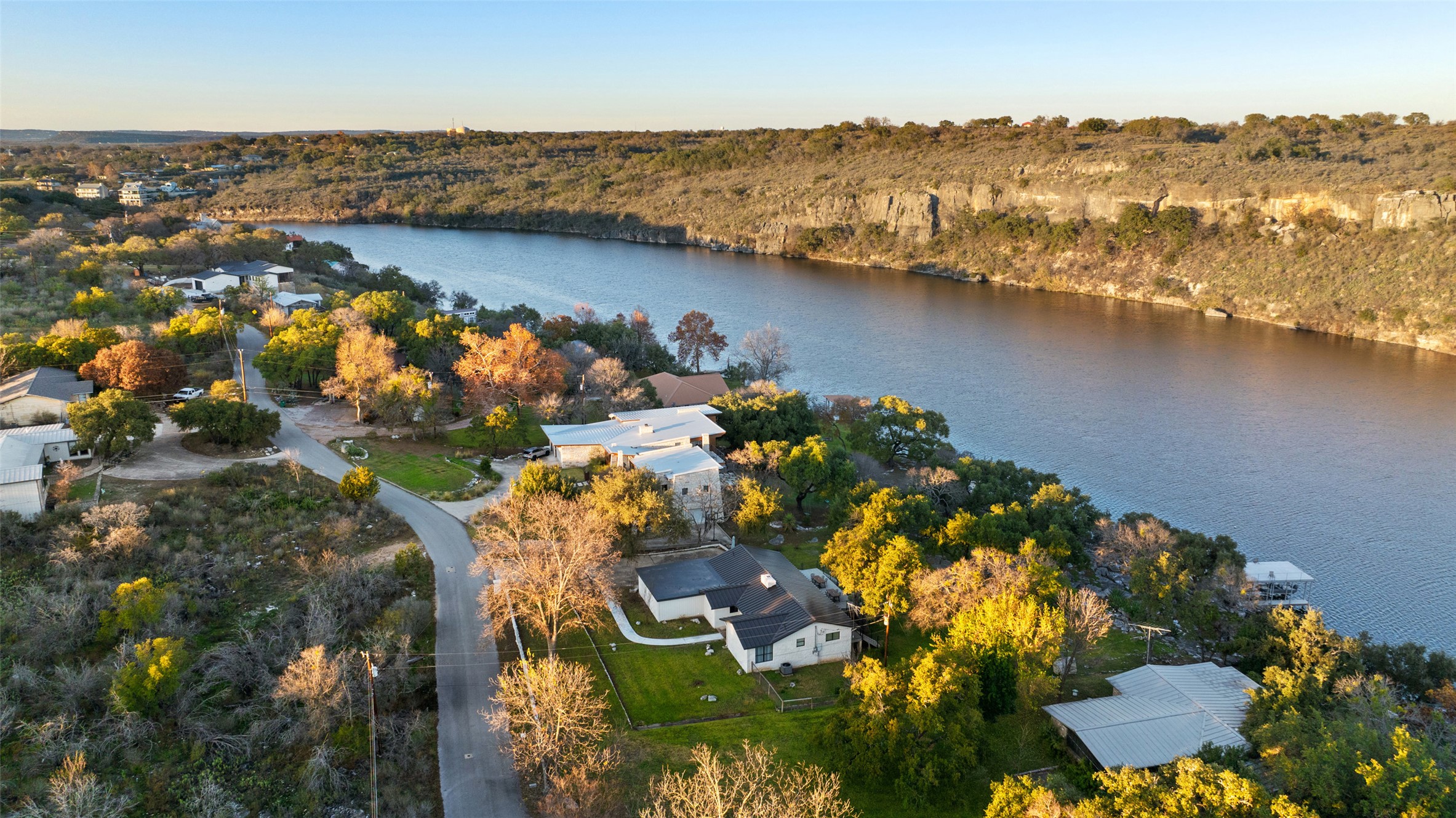 main property photo 23