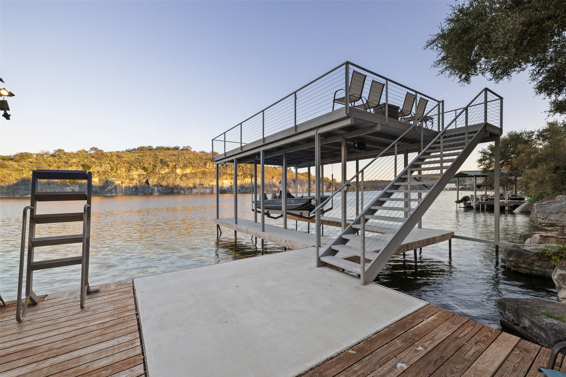 main property photo 7