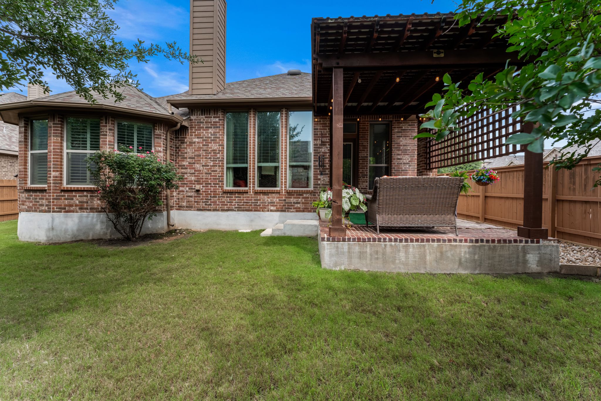 main property photo 34