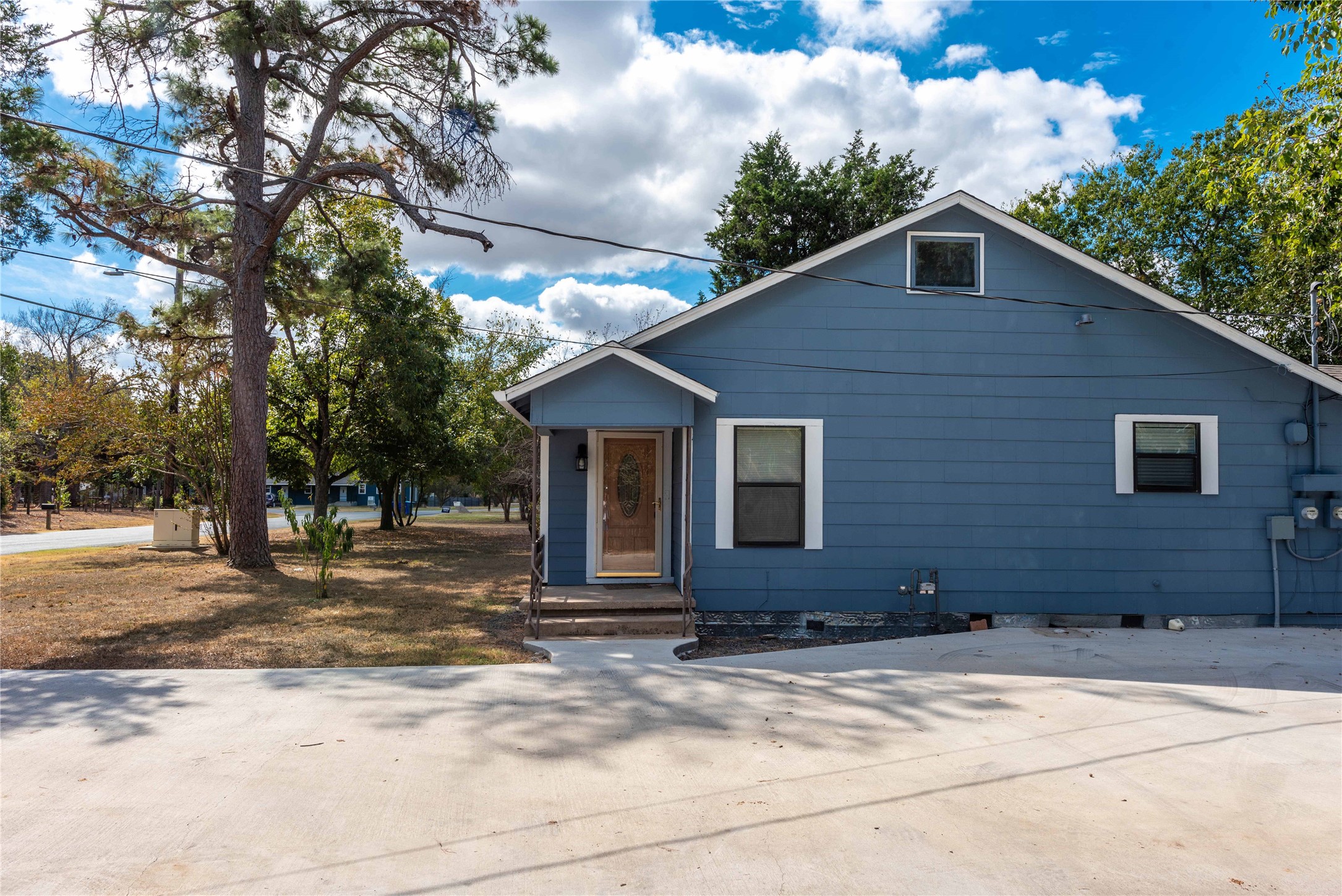 main property photo 17