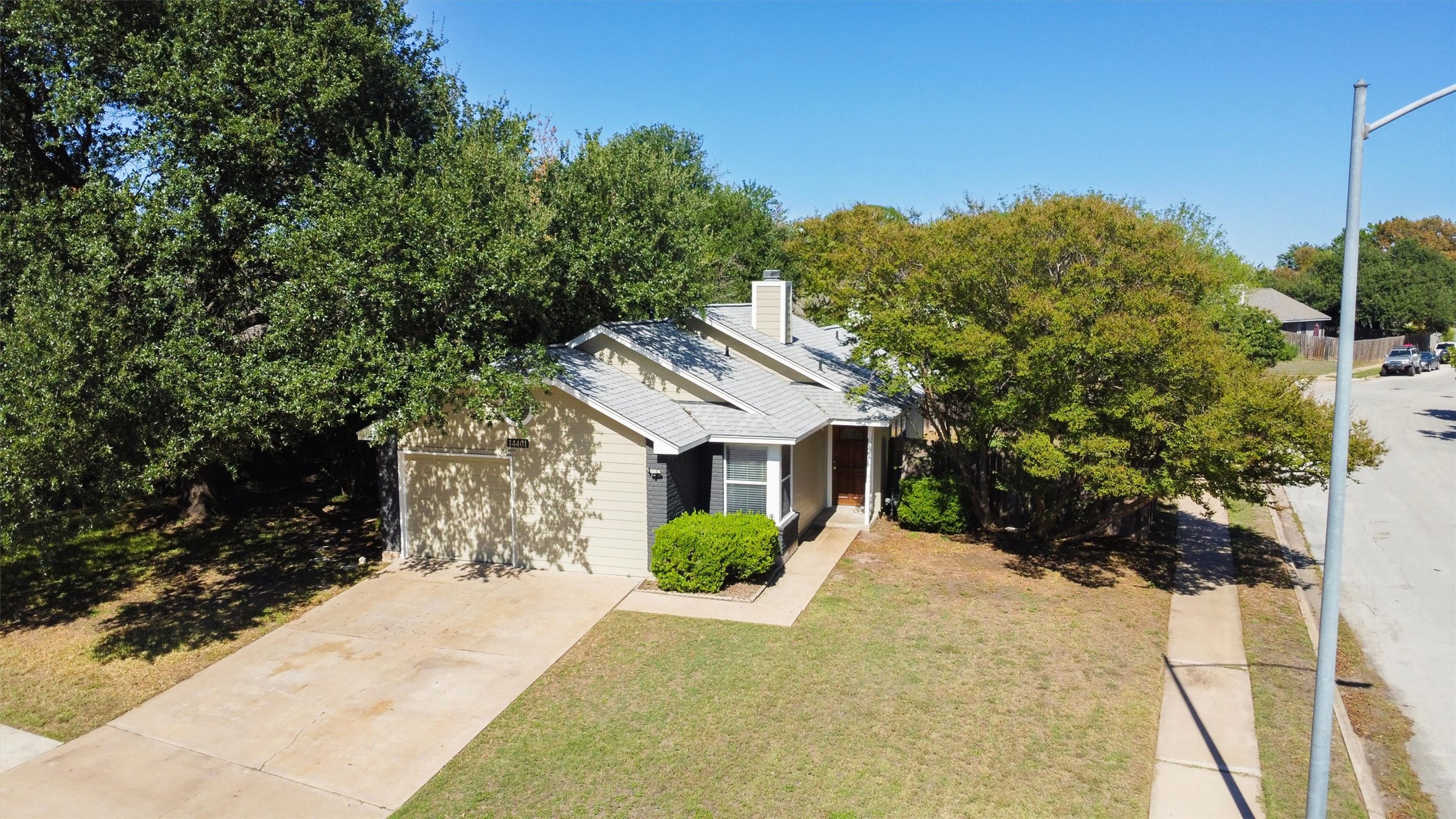 main property photo 27