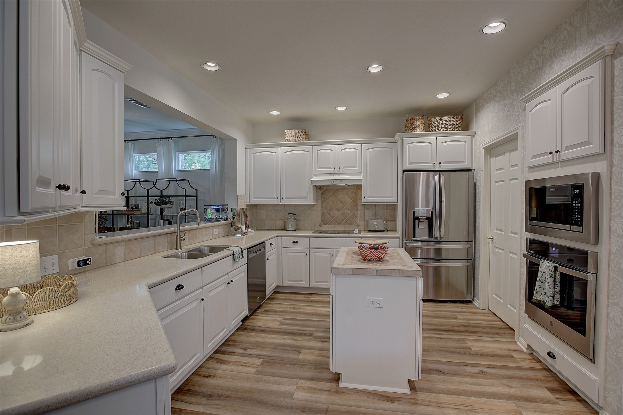 main property photo 12