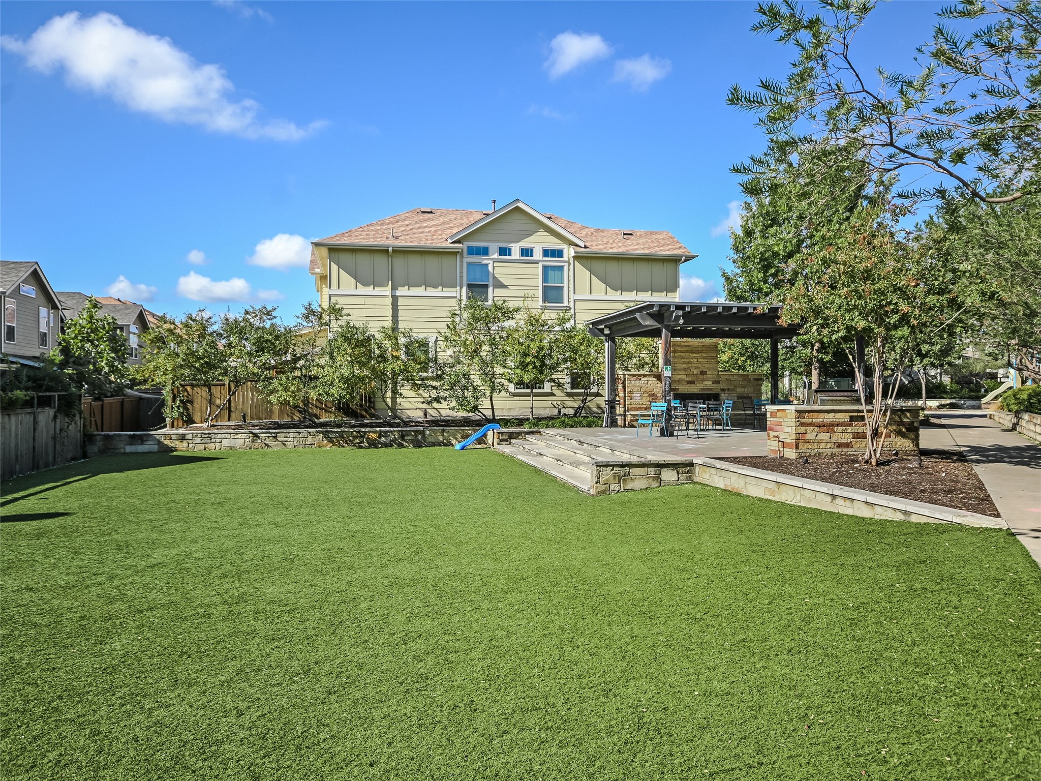main property photo 23