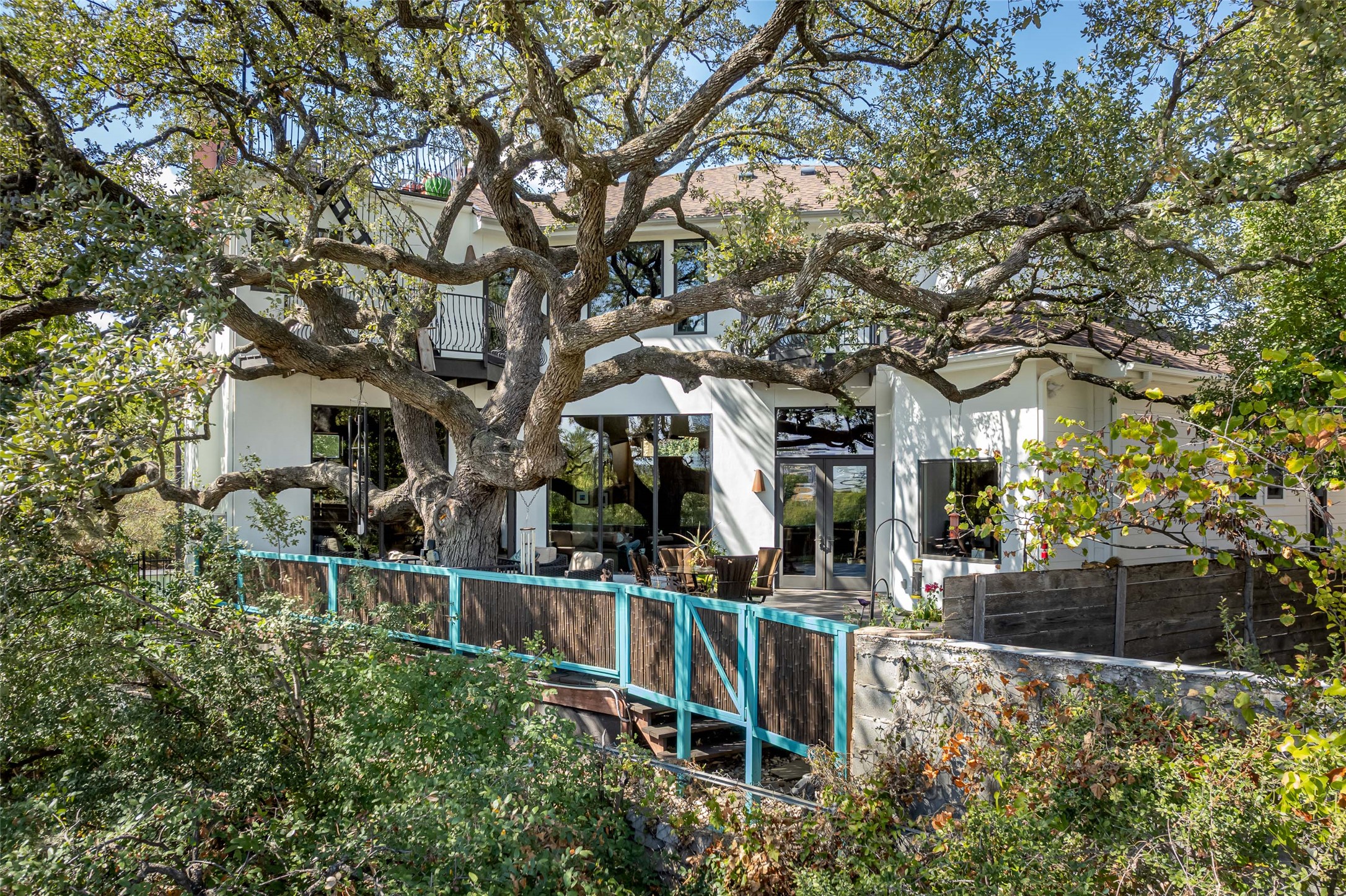 main property photo 31