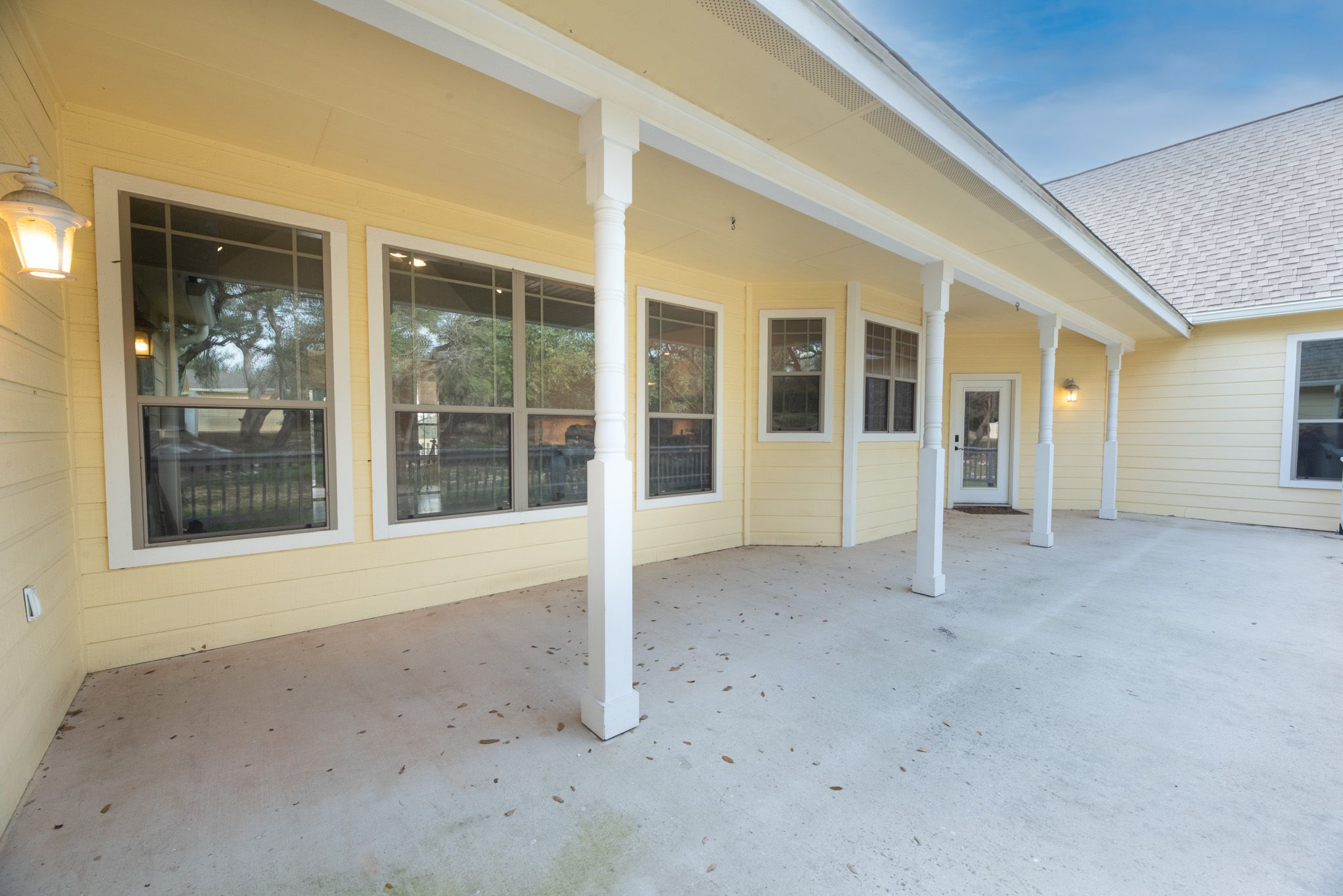 main property photo 28