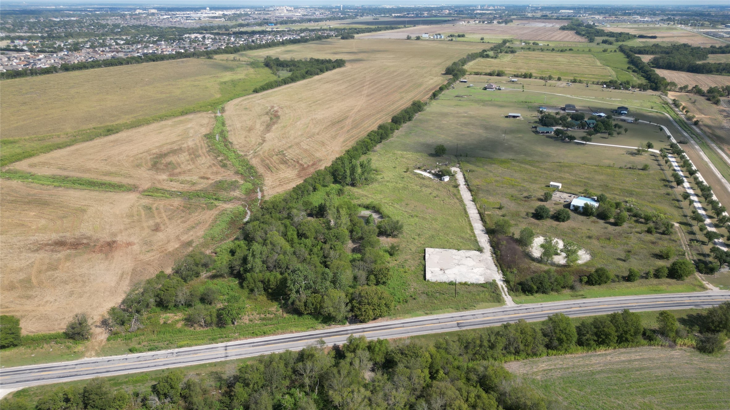 main property photo 23