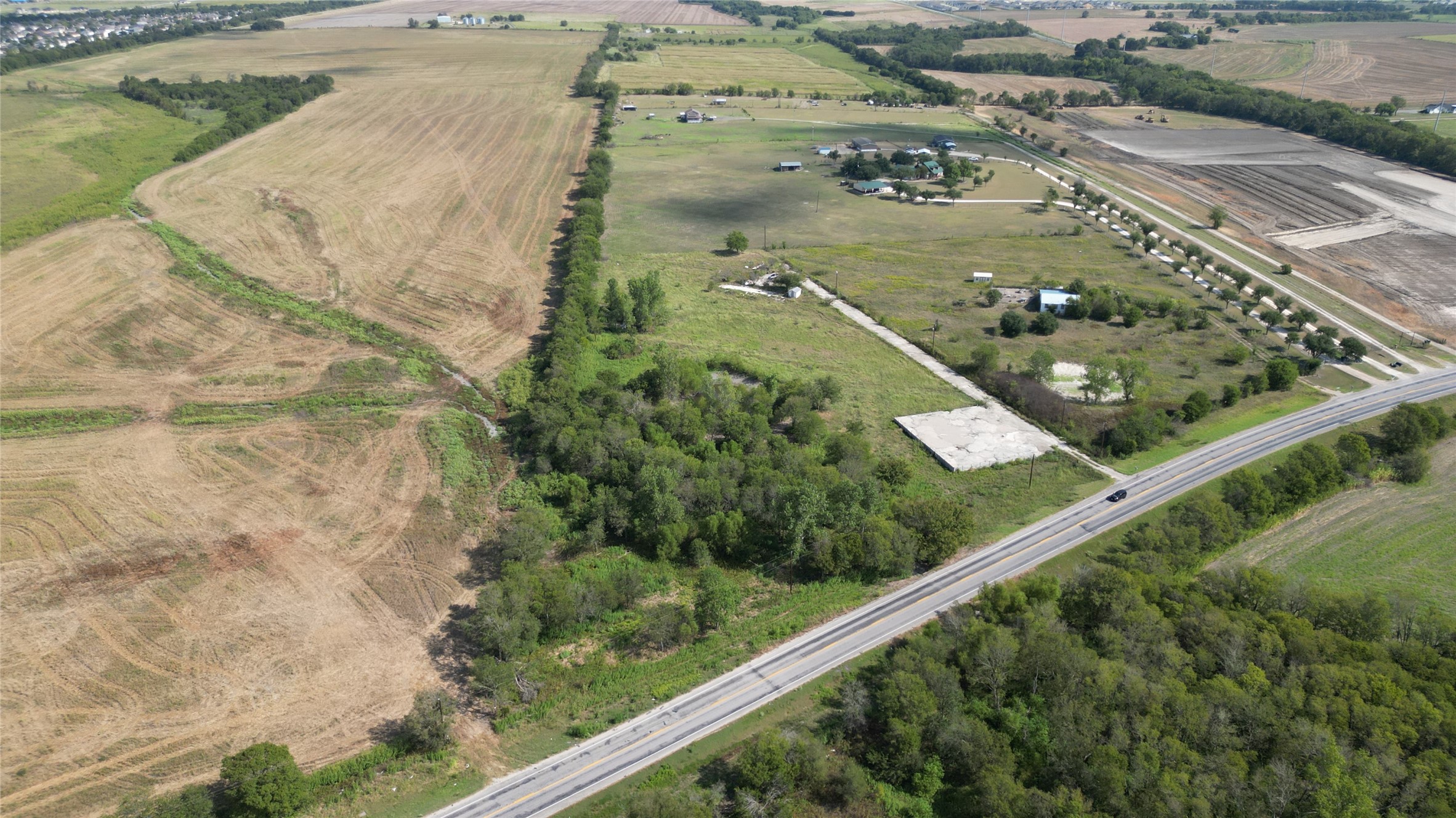 main property photo 28