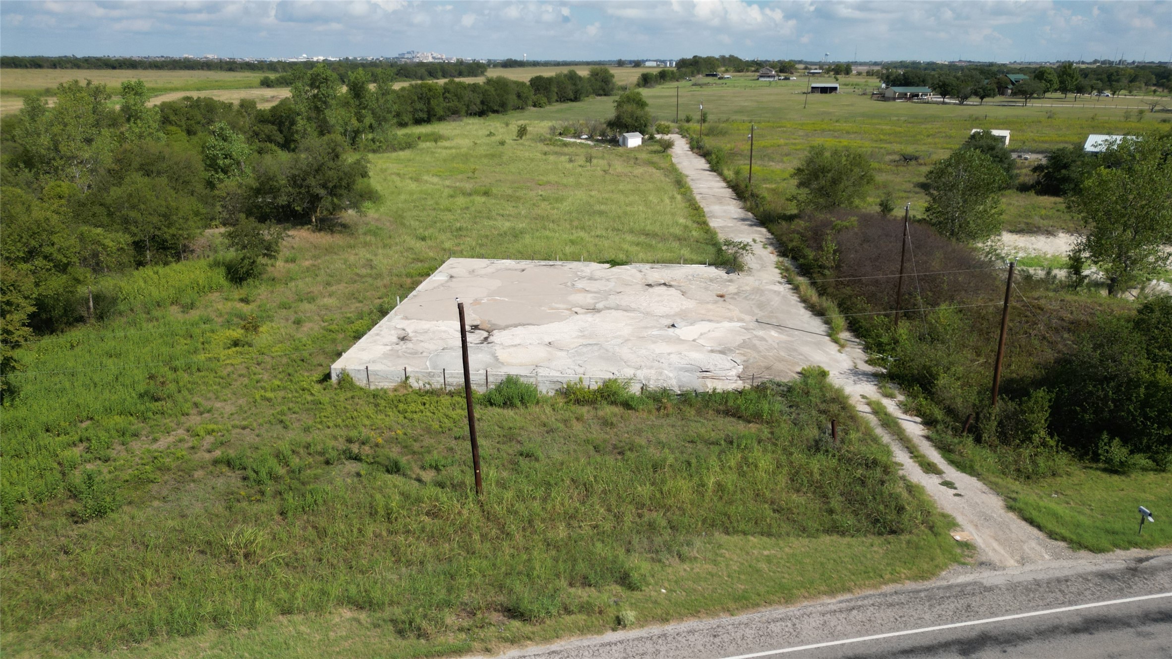 main property photo 38
