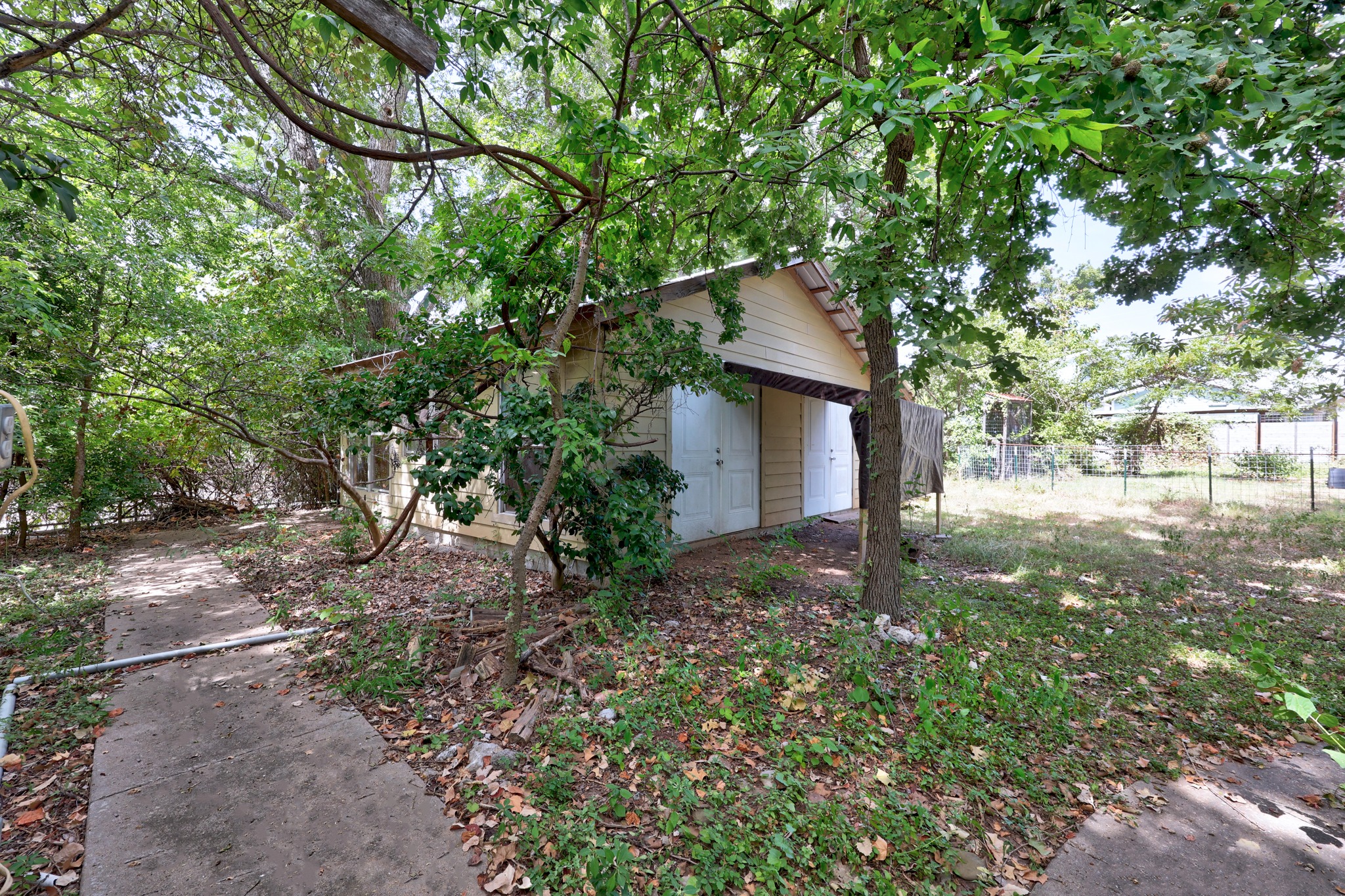 main property photo 35