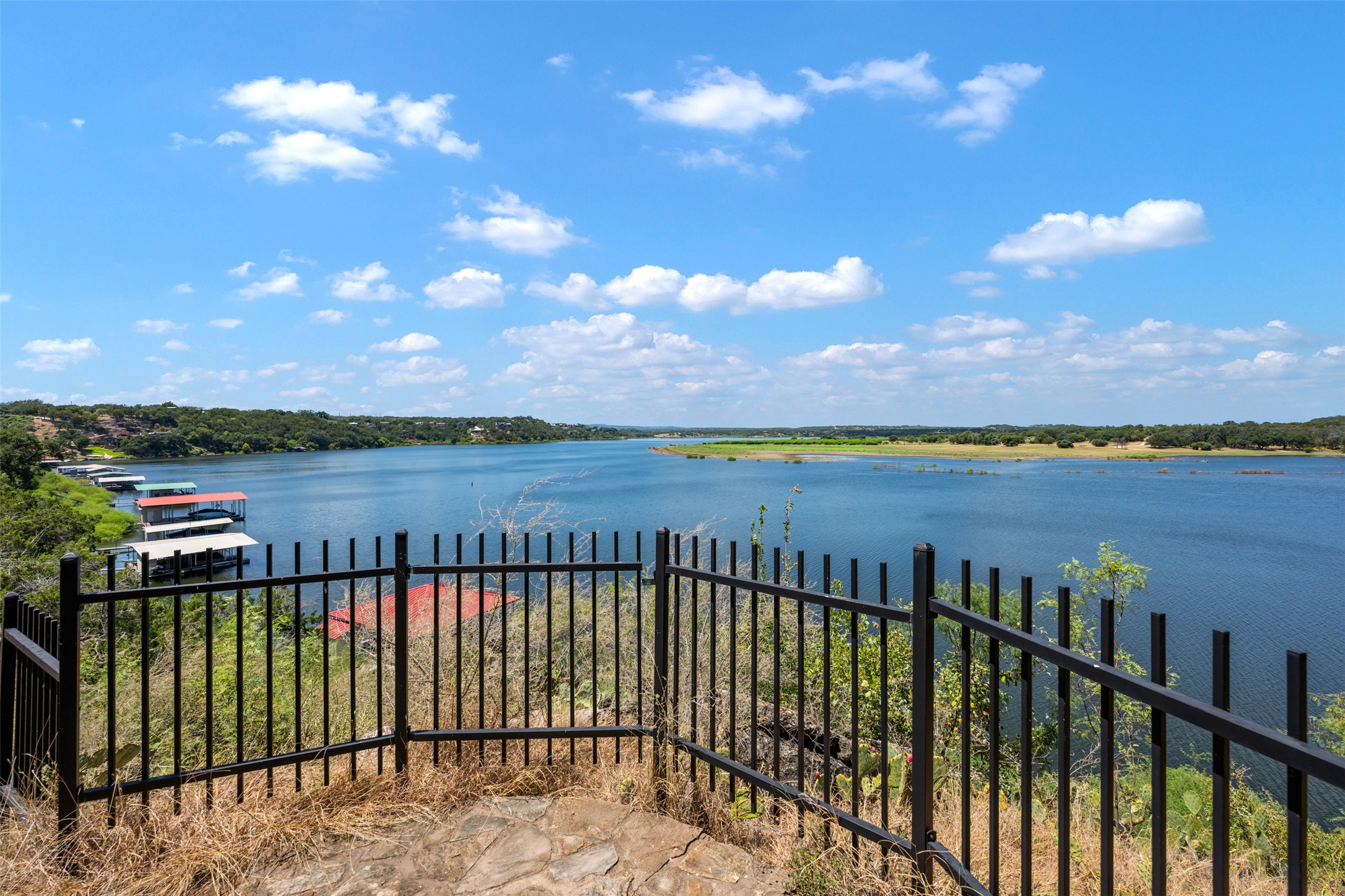 main property photo 10
