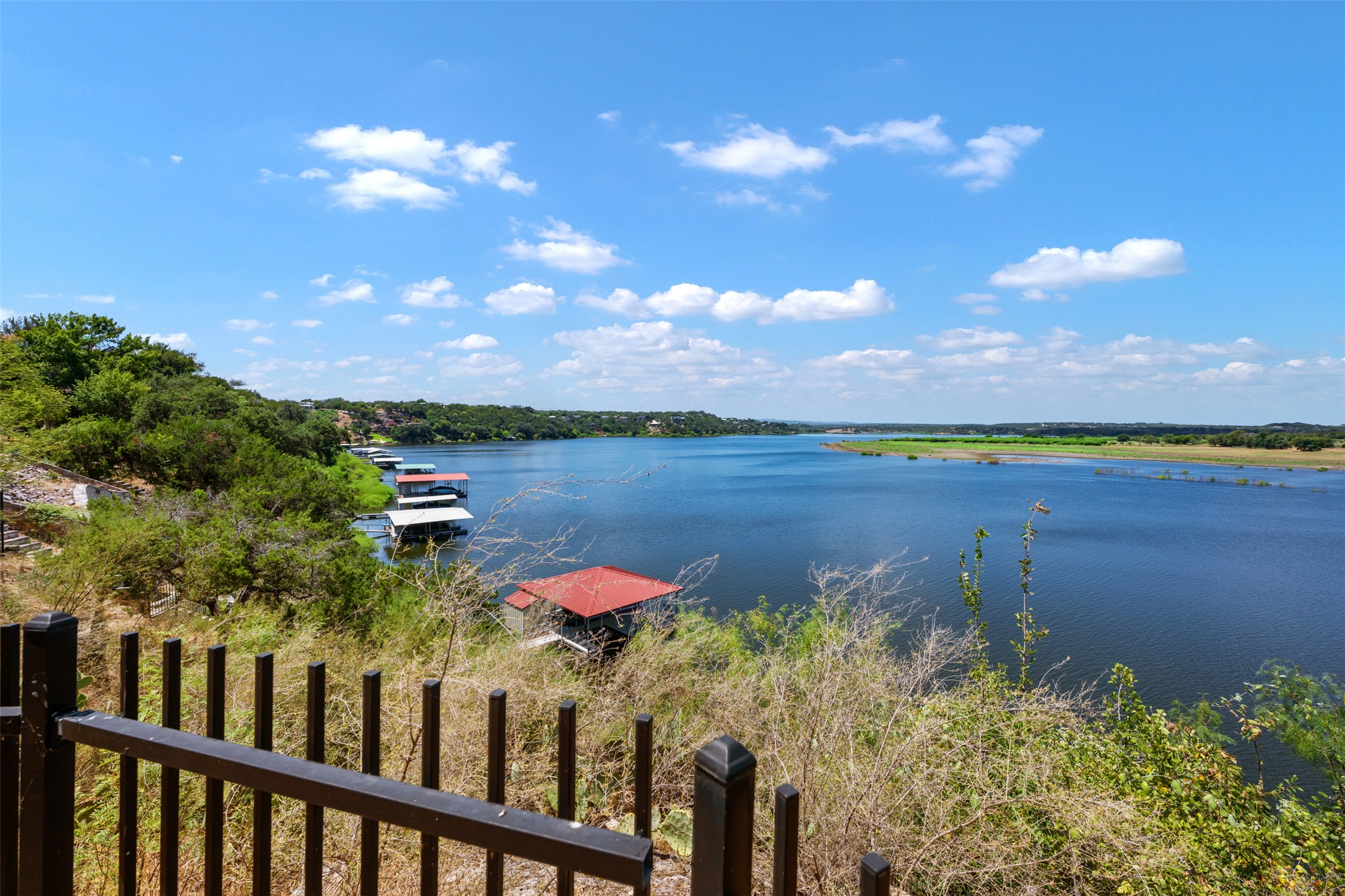 main property photo 11