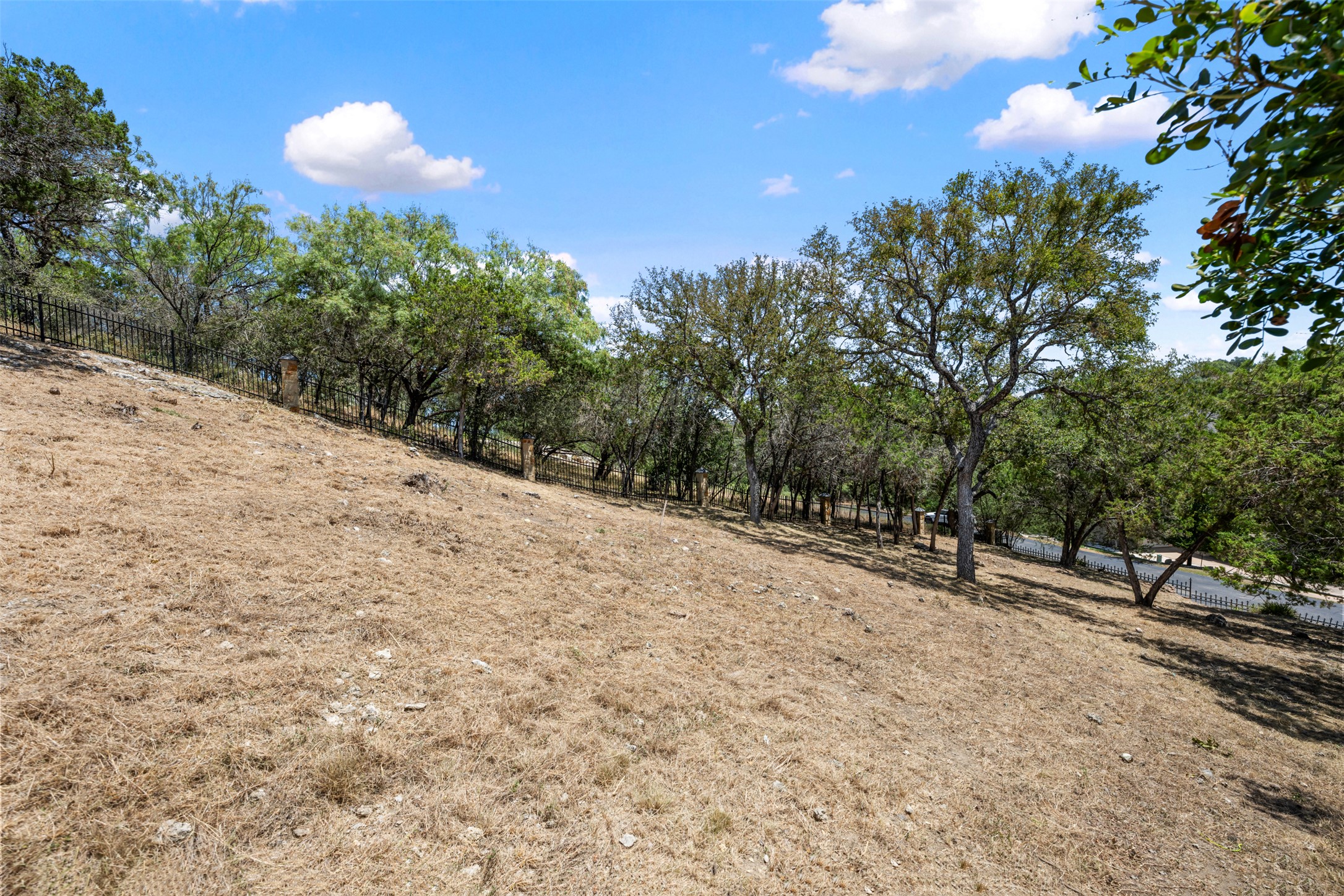main property photo 18