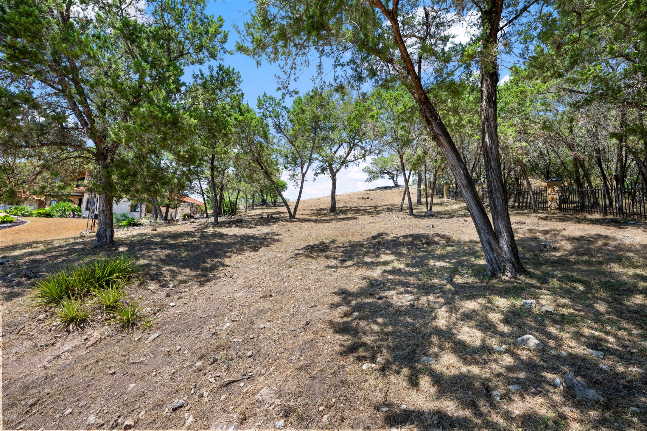 main property photo 24