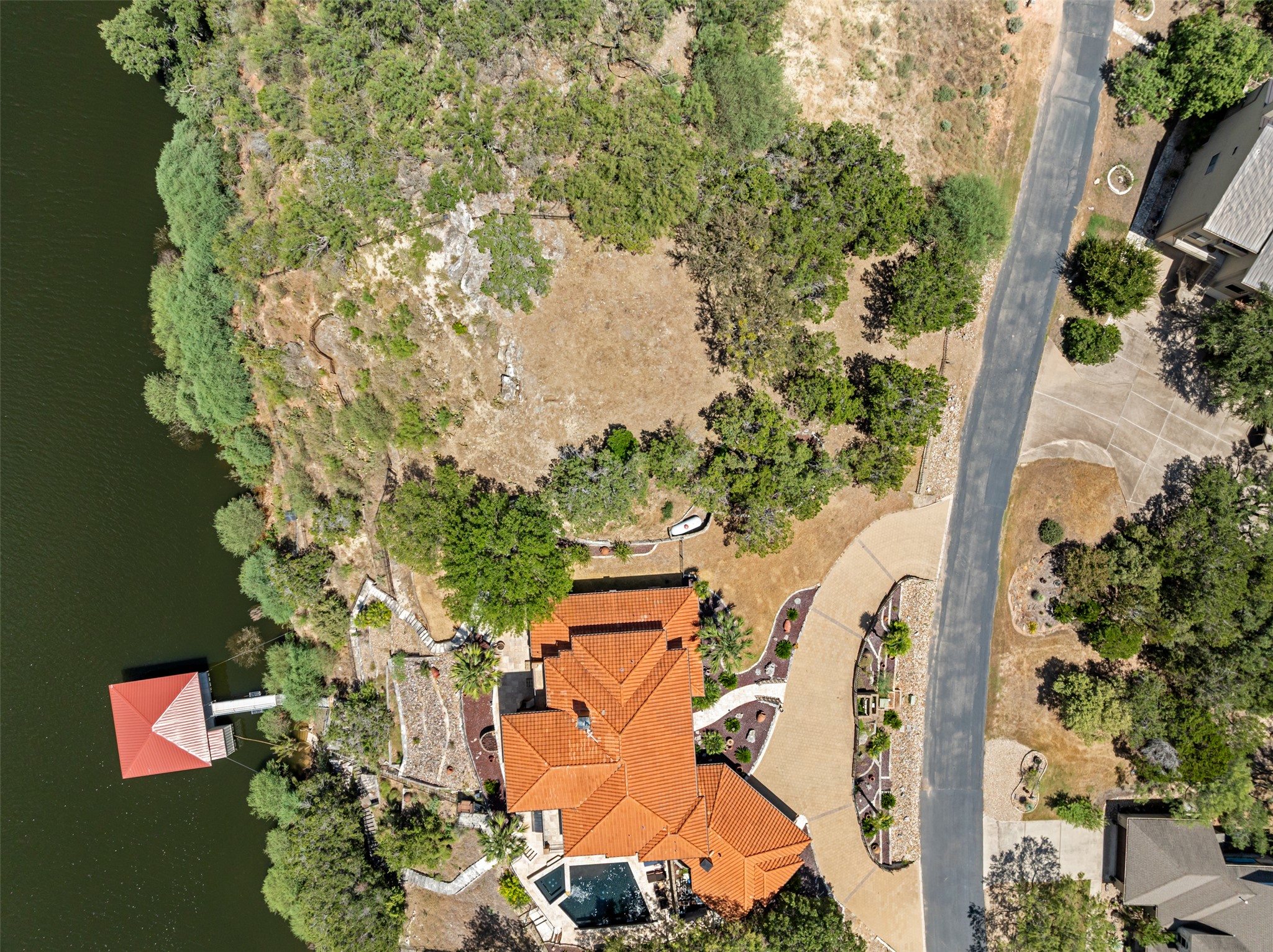 main property photo 26