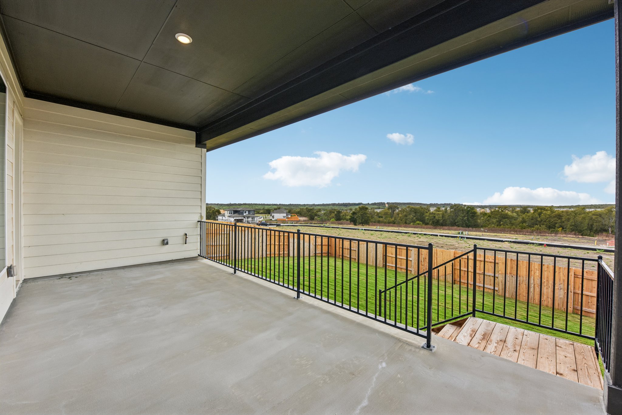 main property photo 23