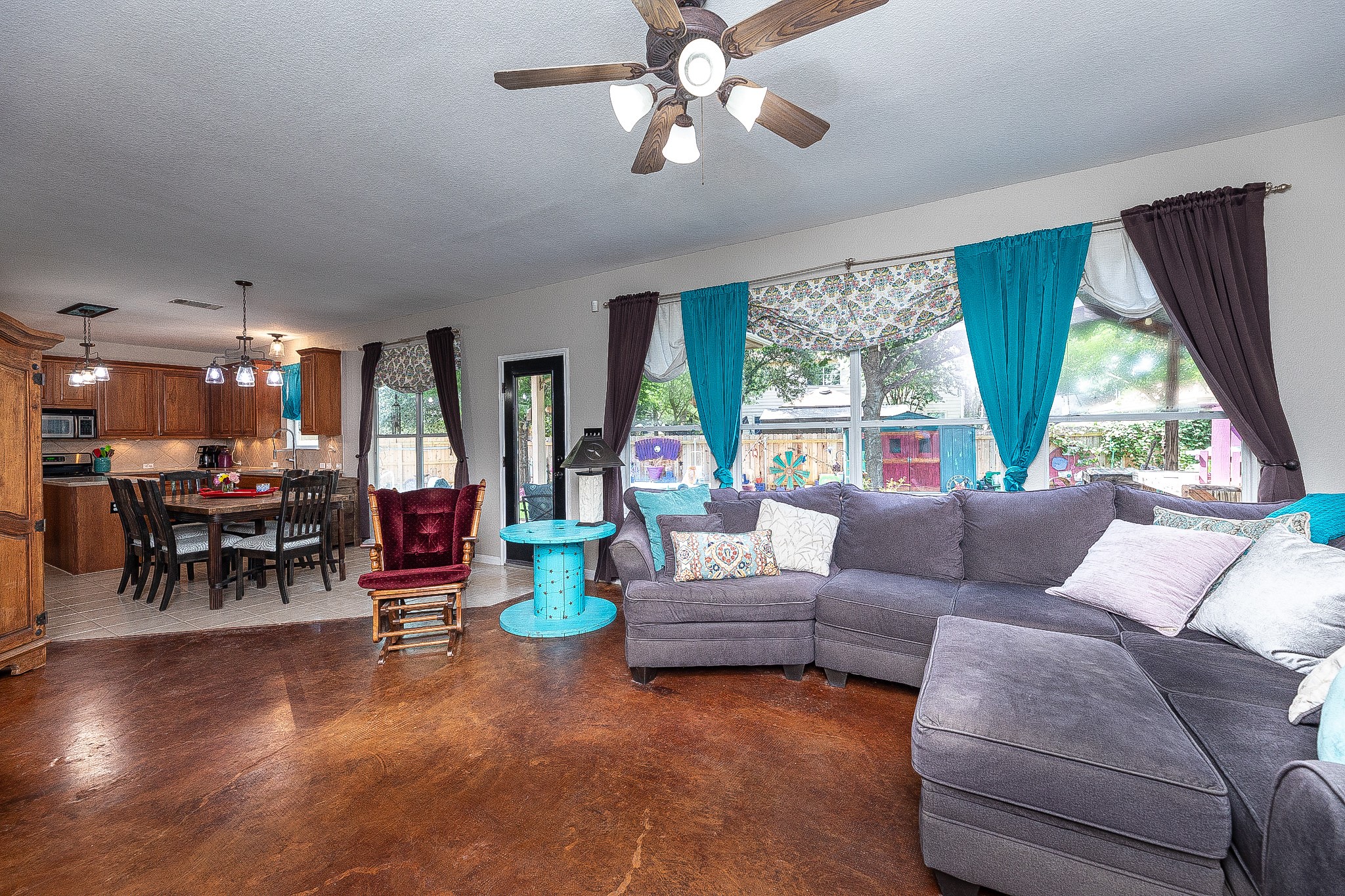 main property photo 6