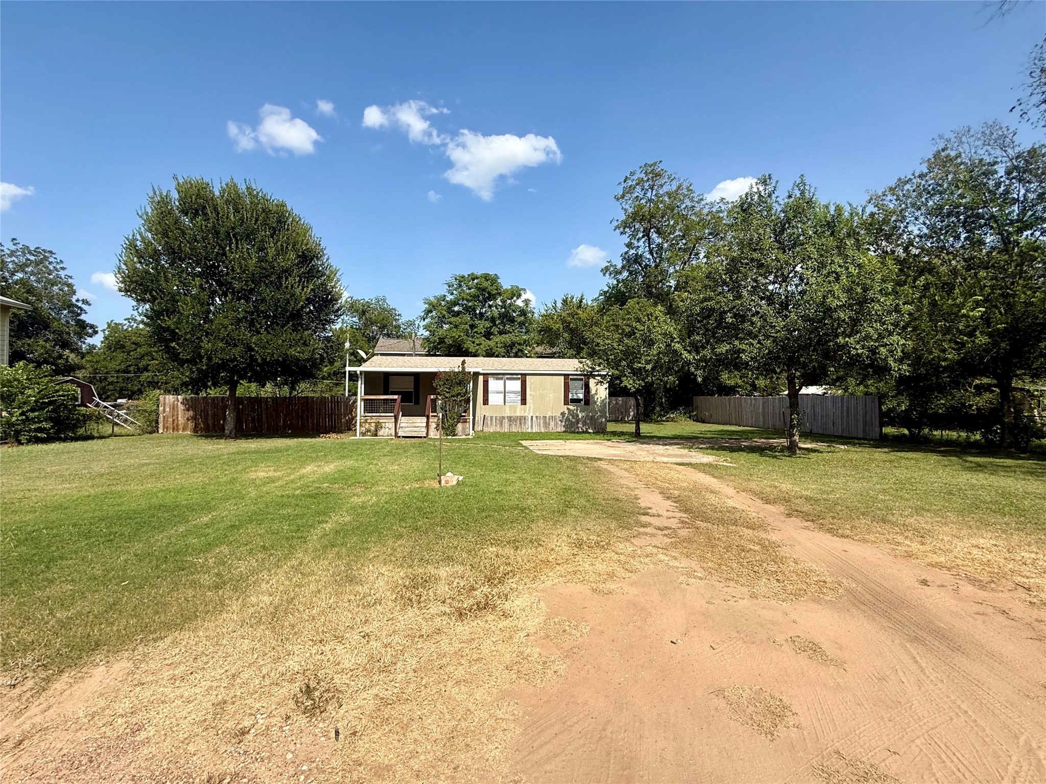 main property photo 15